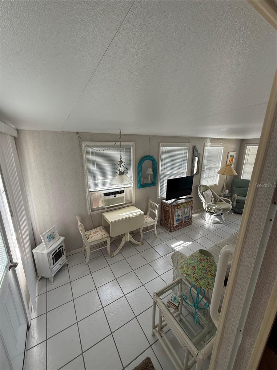 Image 4 of 25 For 1475 Flamingo Drive 117