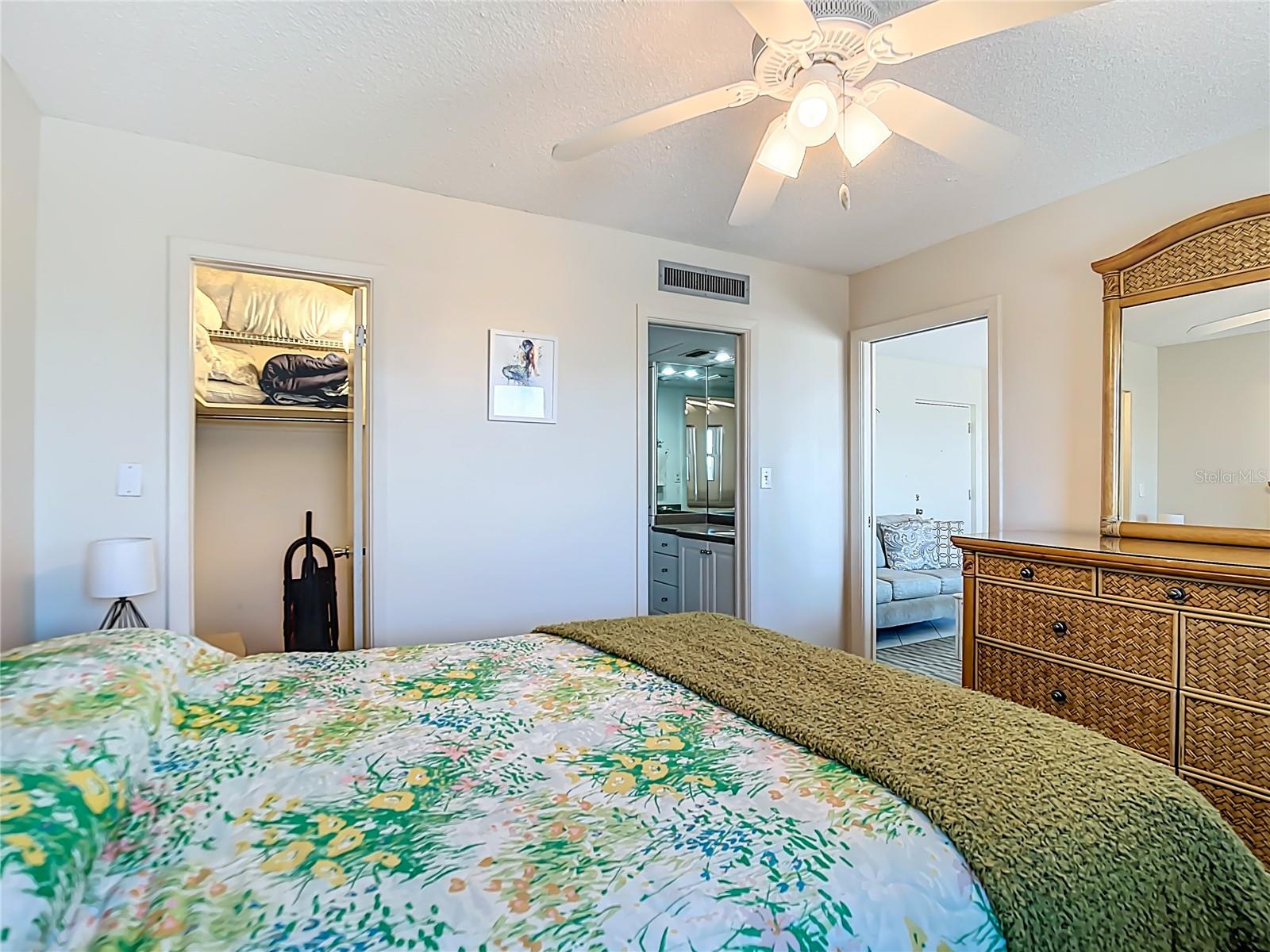 Image 21 of 36 For 1255 Tarpon Center Drive 510