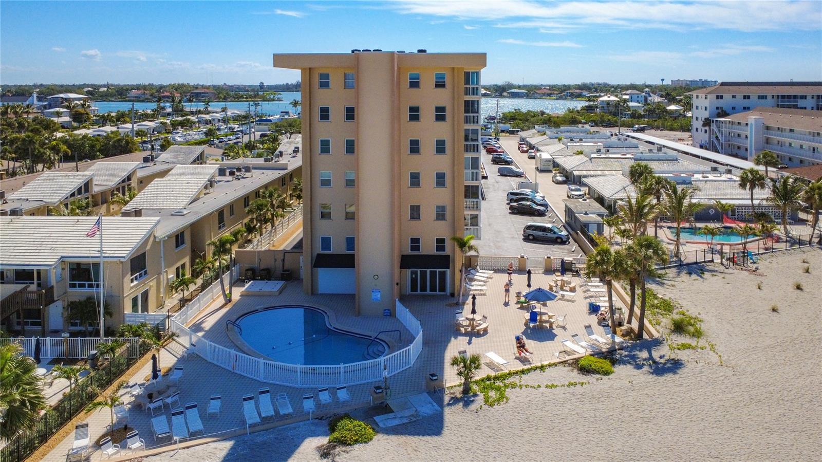 Image 32 of 36 For 1255 Tarpon Center Drive 510