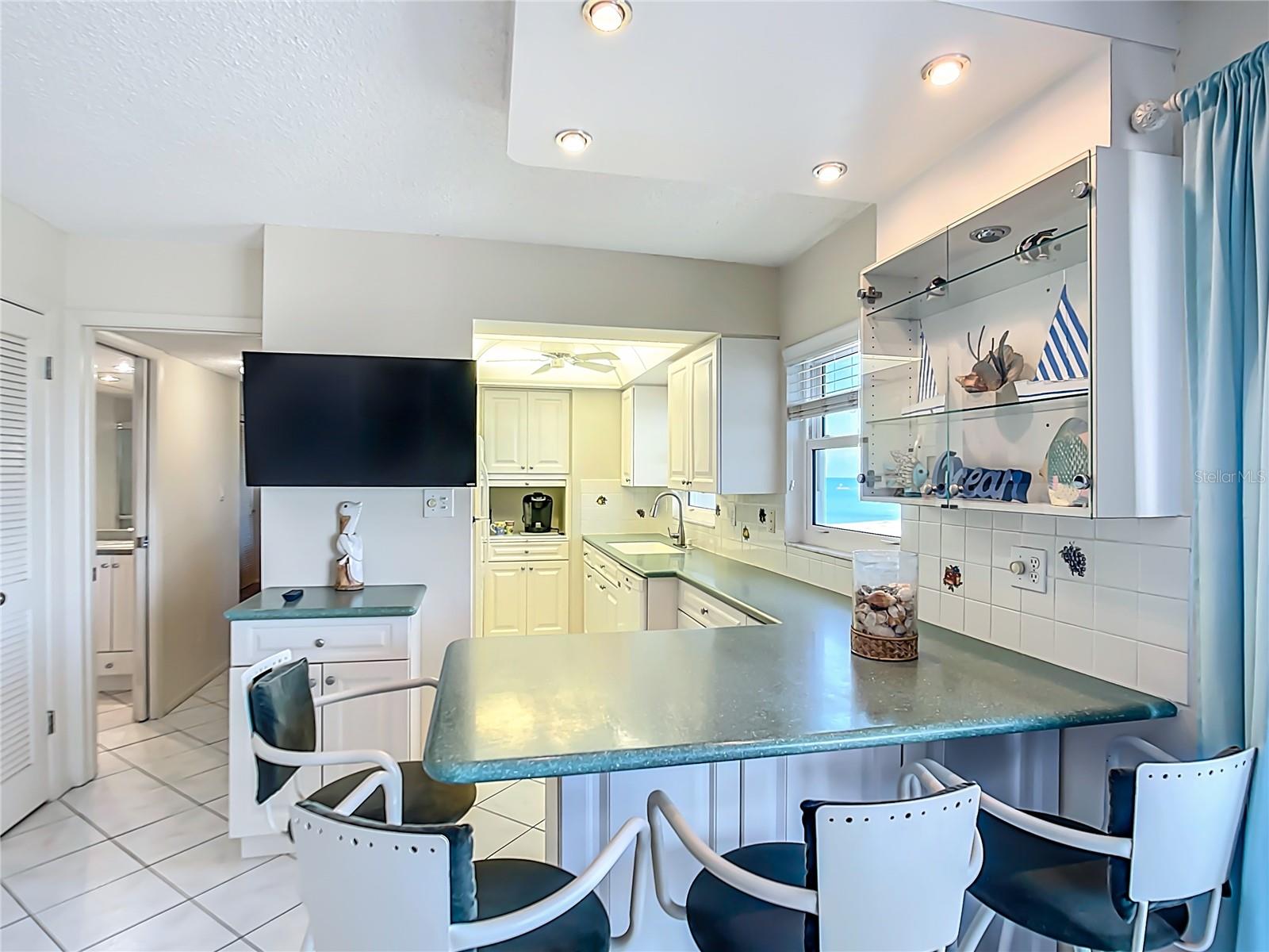 Image 8 of 36 For 1255 Tarpon Center Drive 510