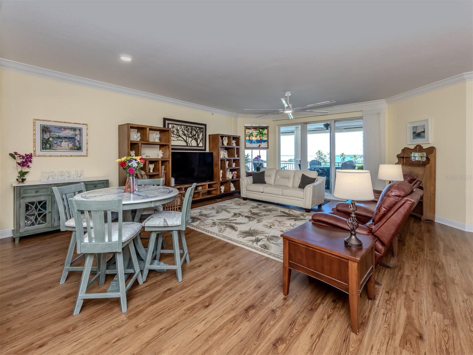 Image 10 of 77 For 14021 Bellagio Way 404