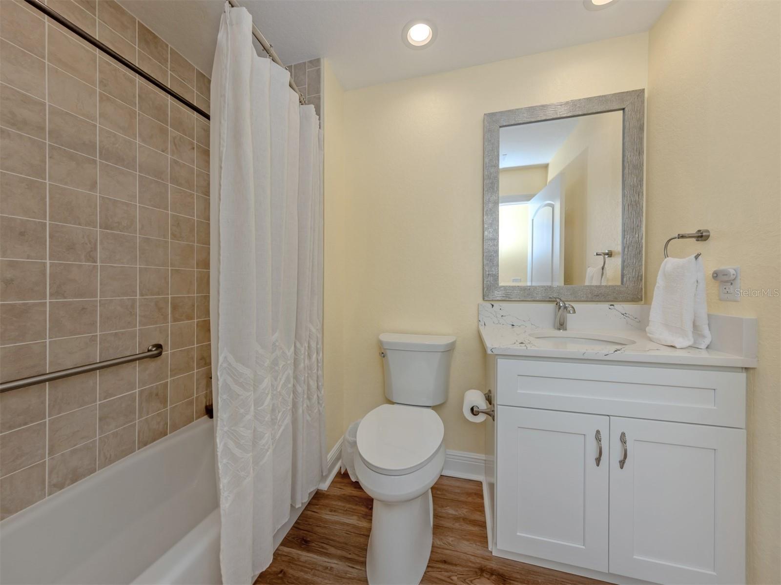 Image 16 of 77 For 14021 Bellagio Way 404