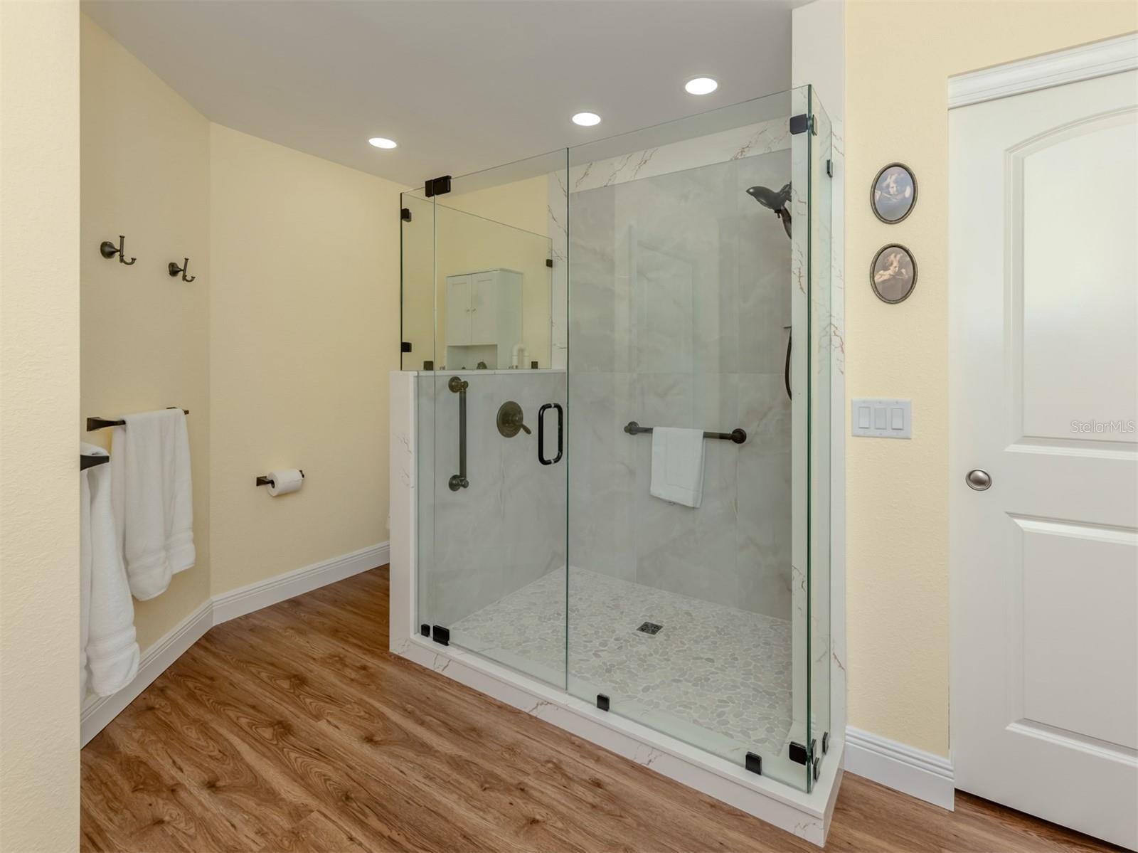 Image 19 of 77 For 14021 Bellagio Way 404