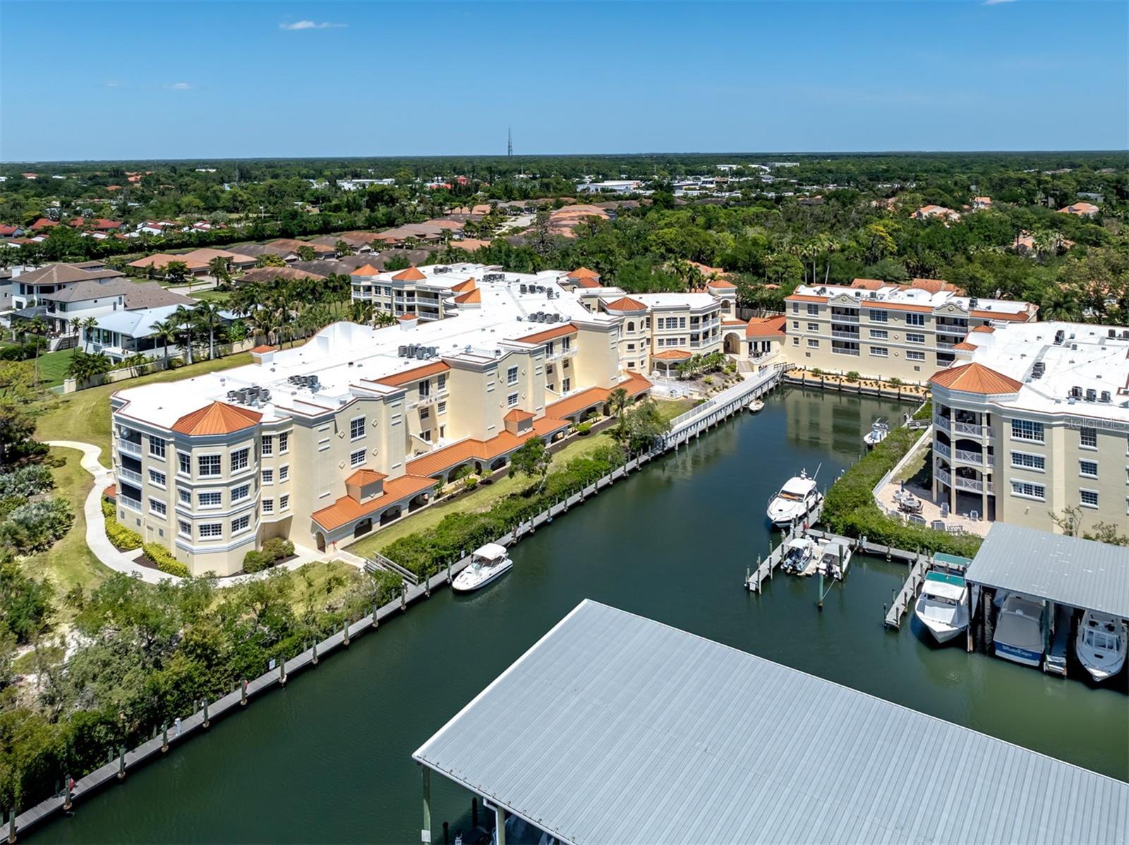 Image 30 of 77 For 14021 Bellagio Way 404