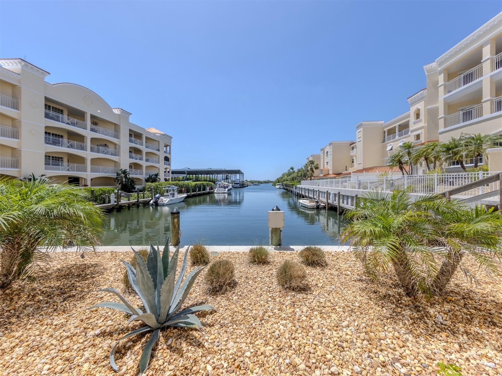 Image 36 of 77 For 14021 Bellagio Way 404