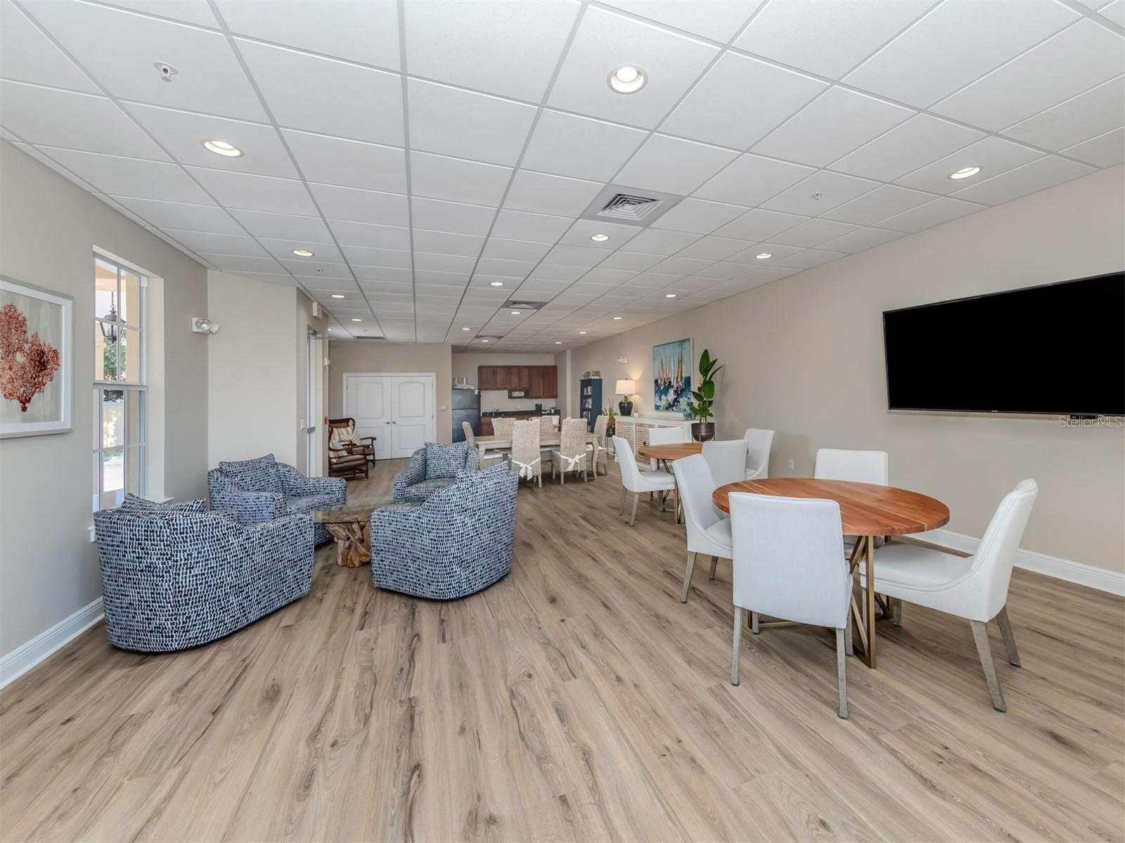 Image 39 of 77 For 14021 Bellagio Way 404