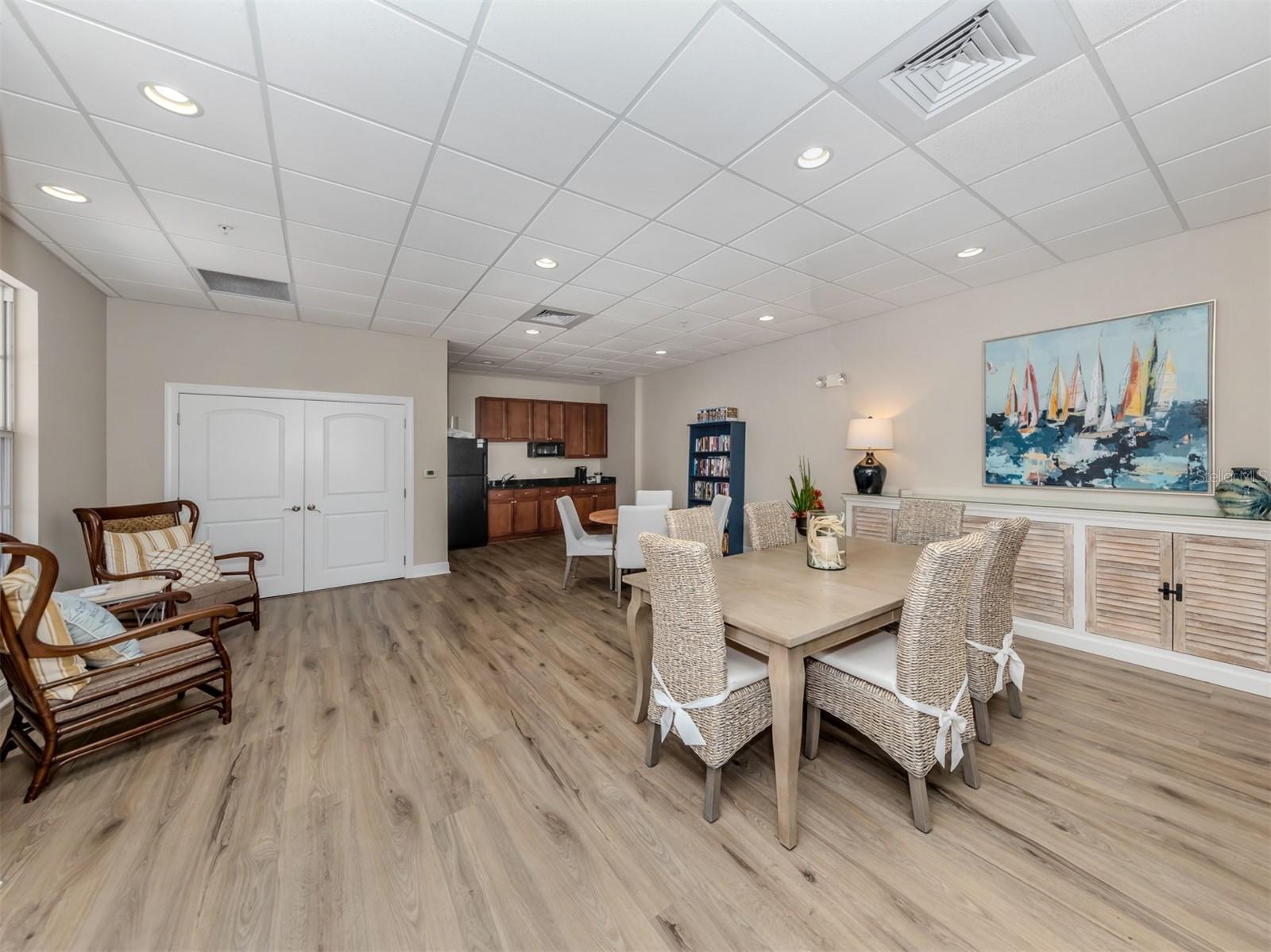 Image 40 of 77 For 14021 Bellagio Way 404