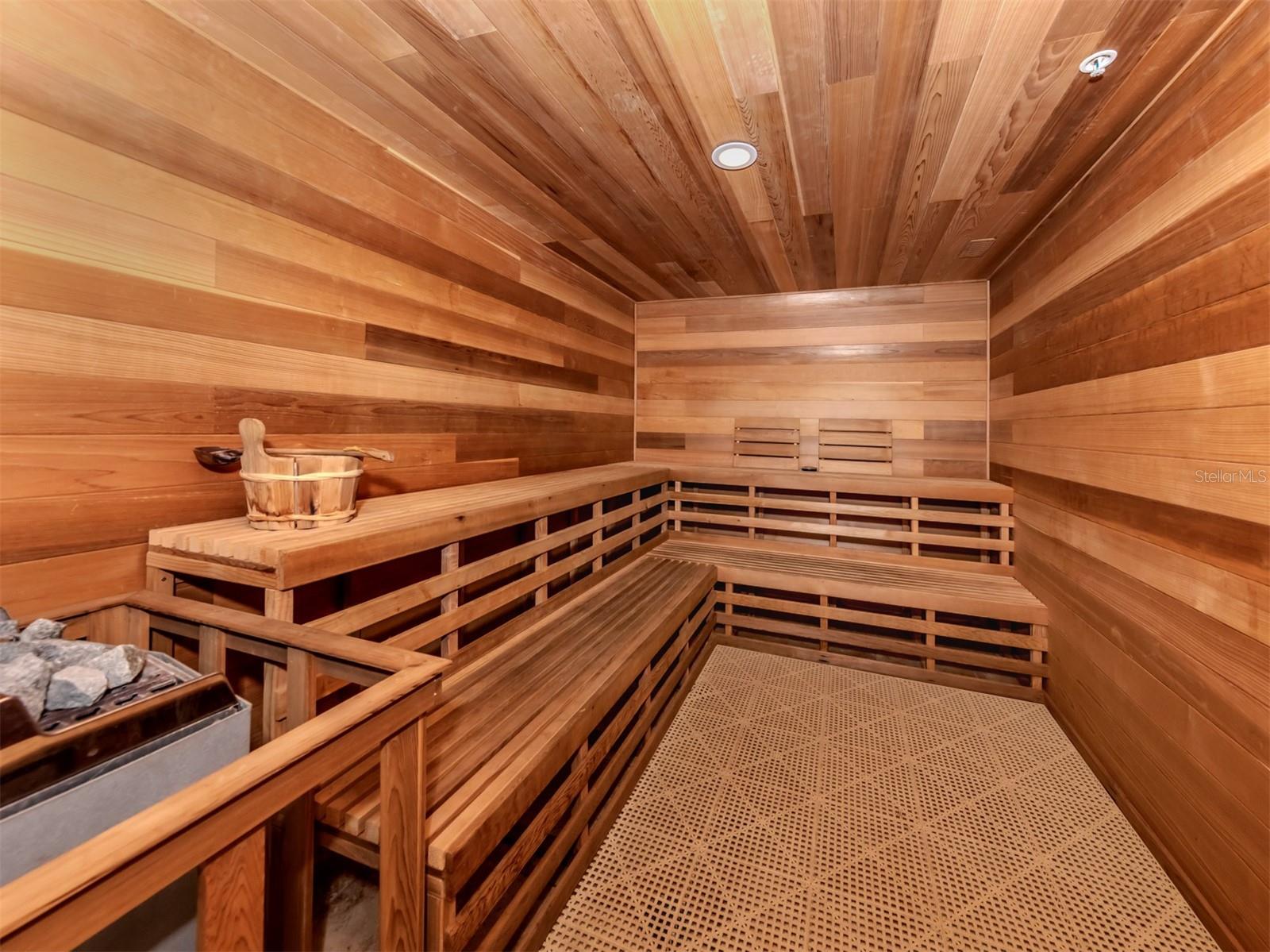 Image 42 of 77 For 14021 Bellagio Way 404