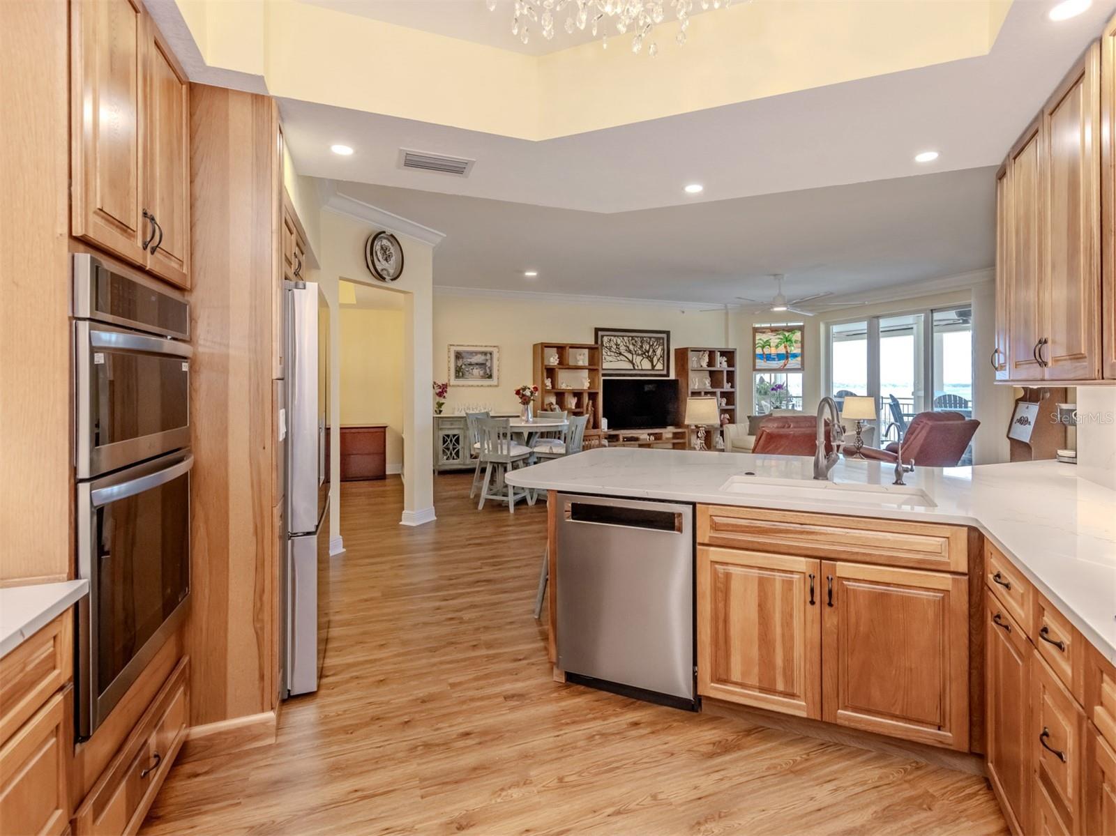 Image 9 of 77 For 14021 Bellagio Way 404