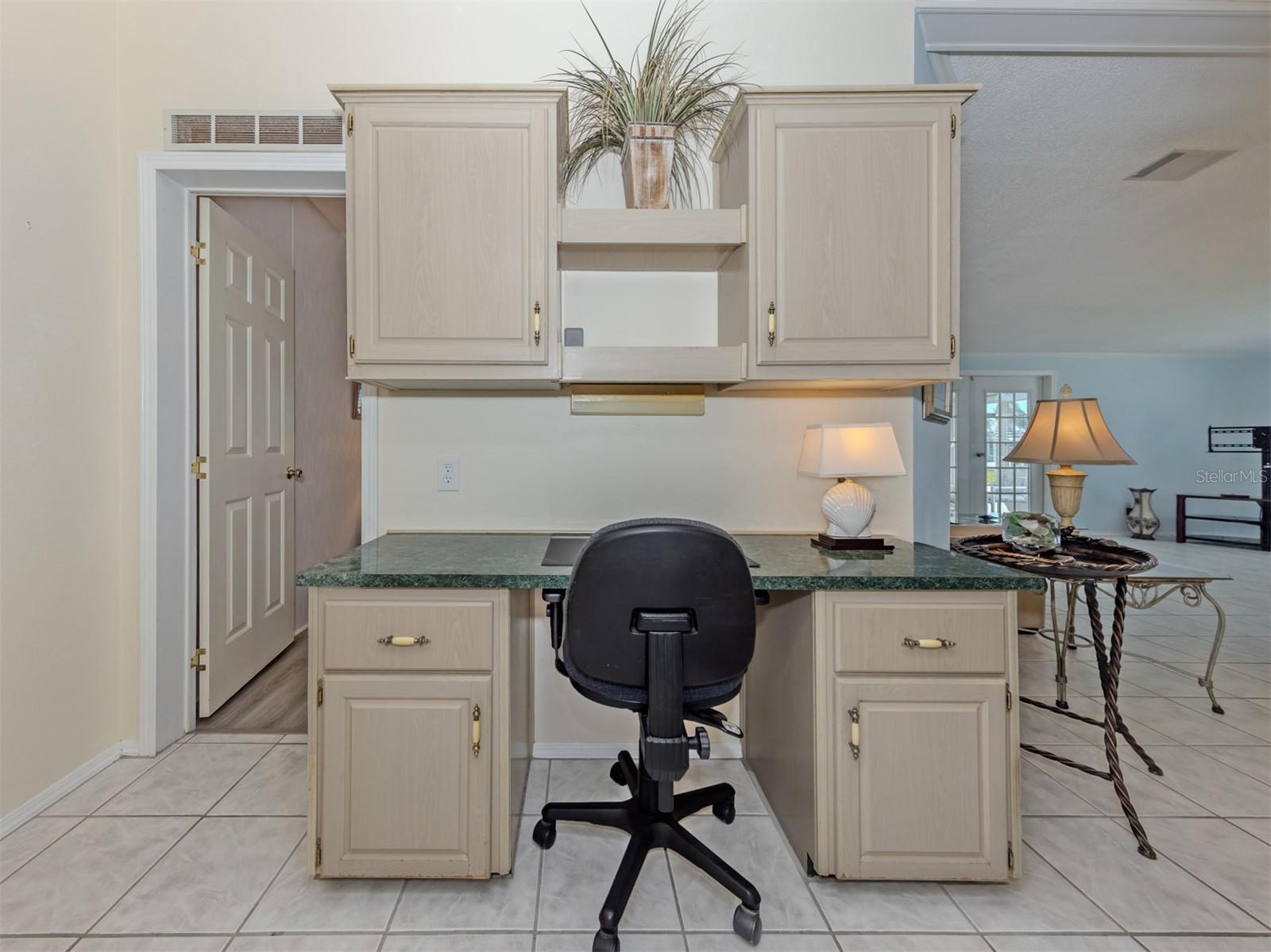 Image 10 of 77 For 513 Landsedge Drive