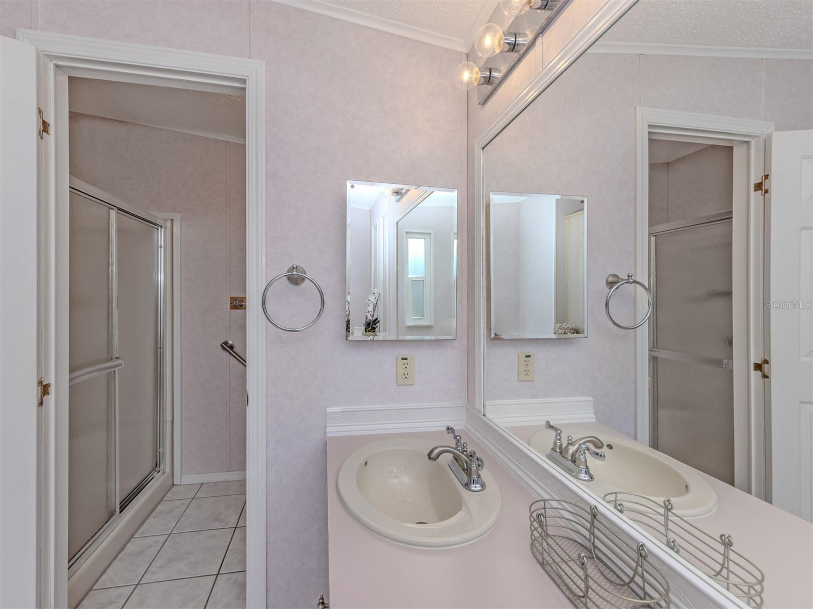 Image 20 of 77 For 513 Landsedge Drive