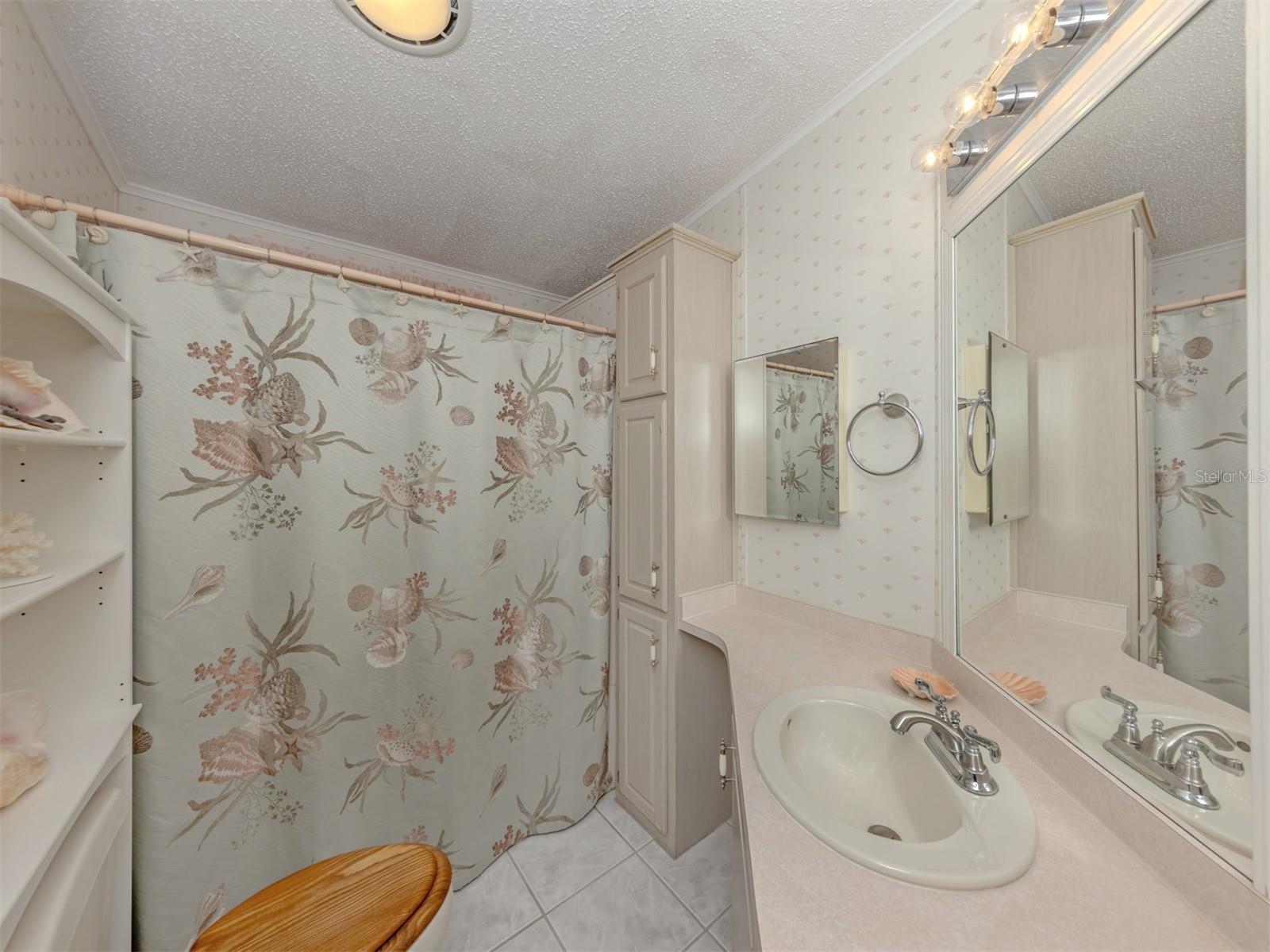 Image 22 of 77 For 513 Landsedge Drive