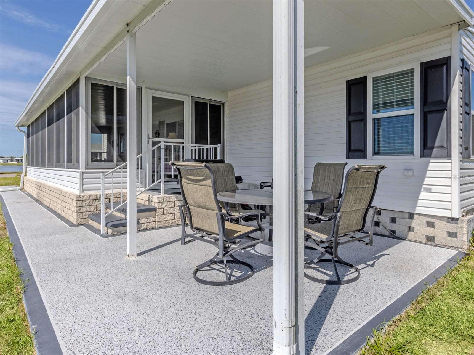 Image 29 of 77 For 513 Landsedge Drive