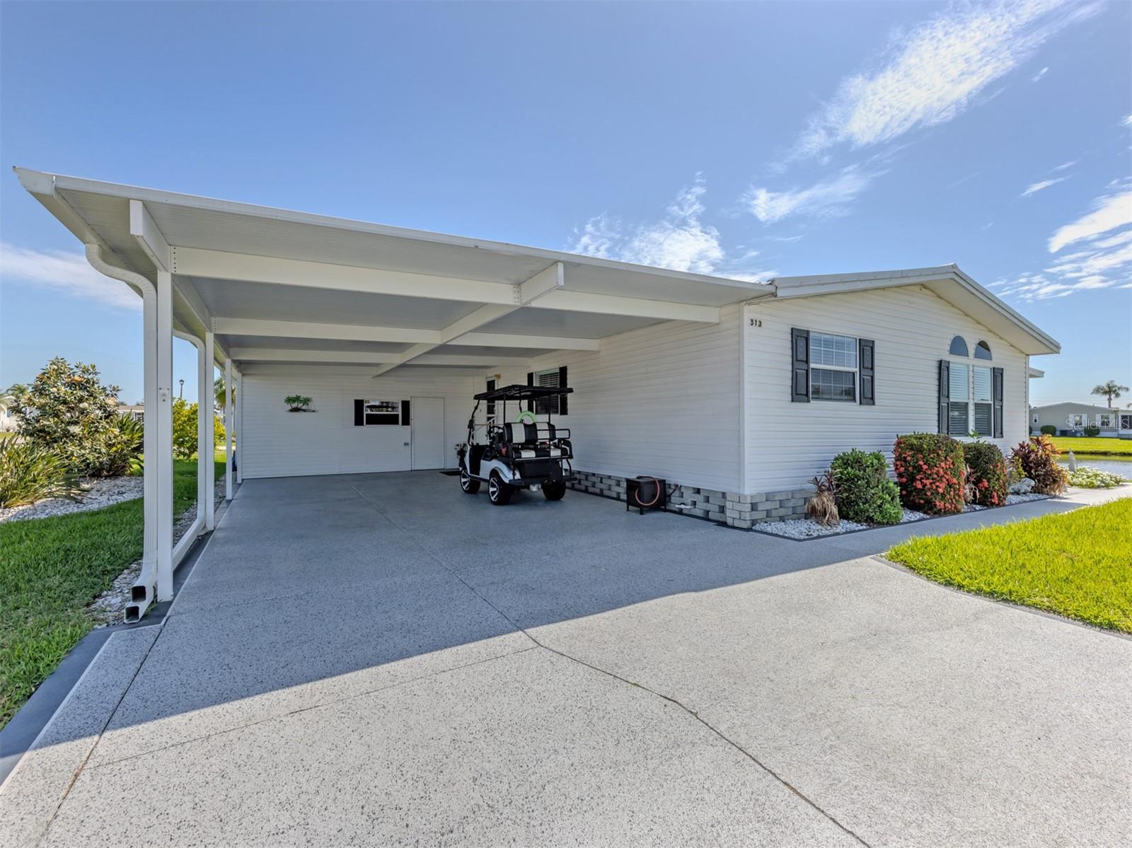 Image 4 of 77 For 513 Landsedge Drive