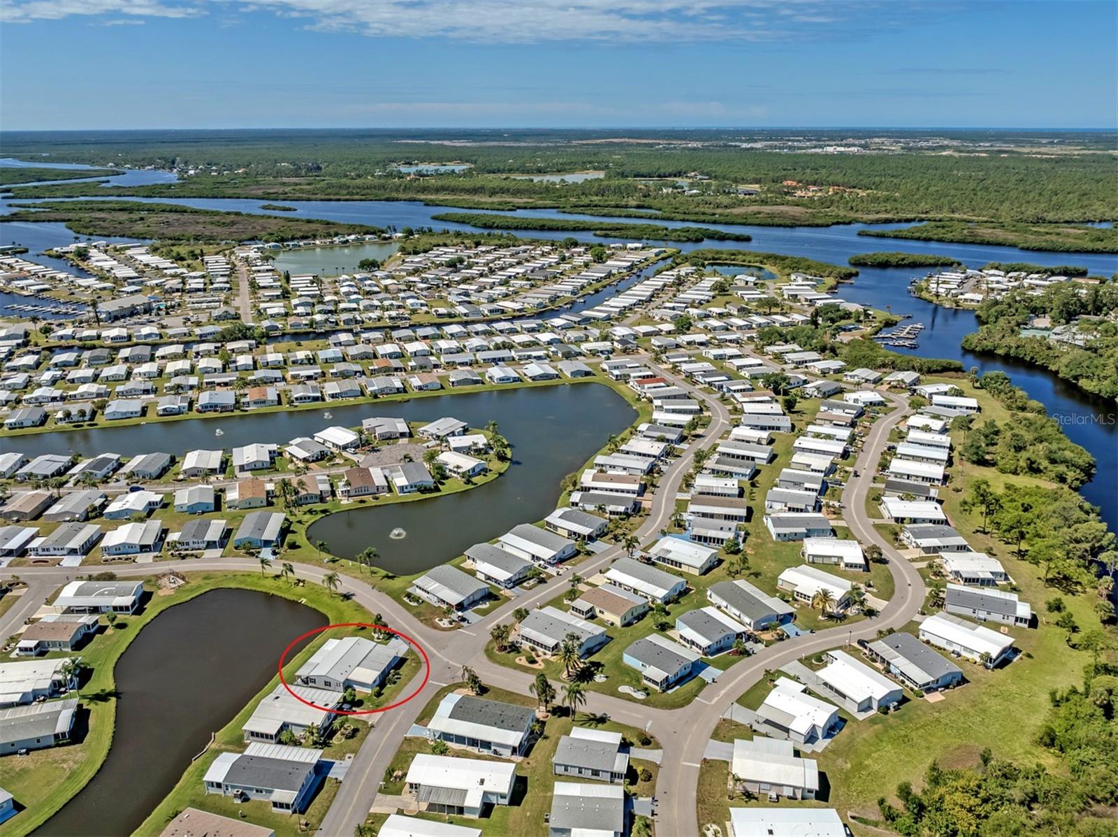 Image 41 of 77 For 513 Landsedge Drive