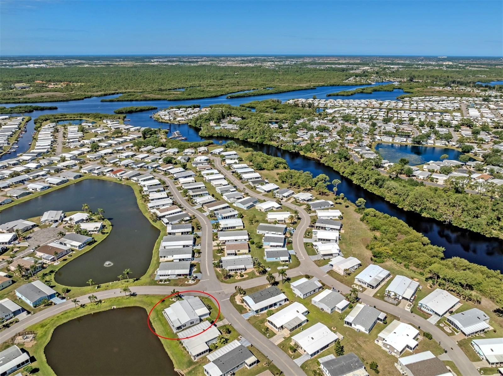 Image 43 of 77 For 513 Landsedge Drive