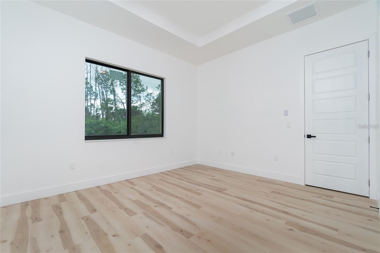 Image 10 of 30 For 289 Albatross Road