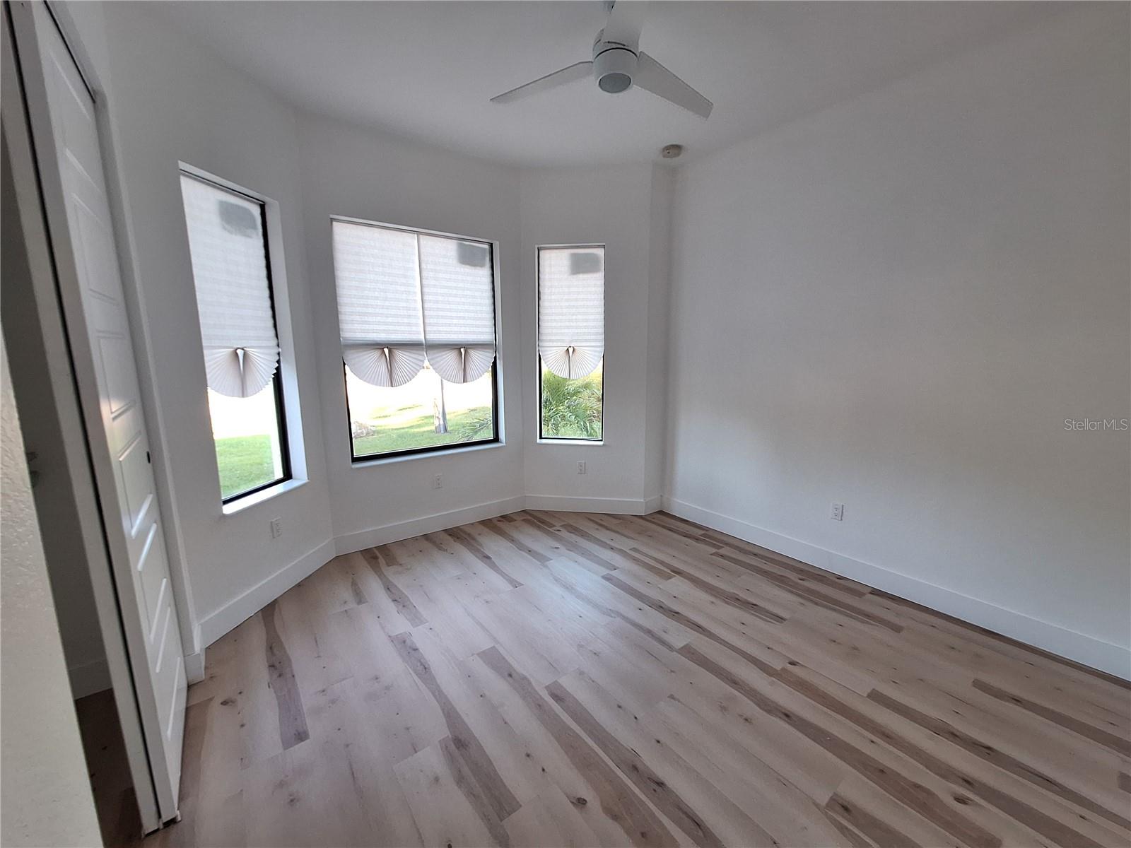 Image 19 of 30 For 289 Albatross Road