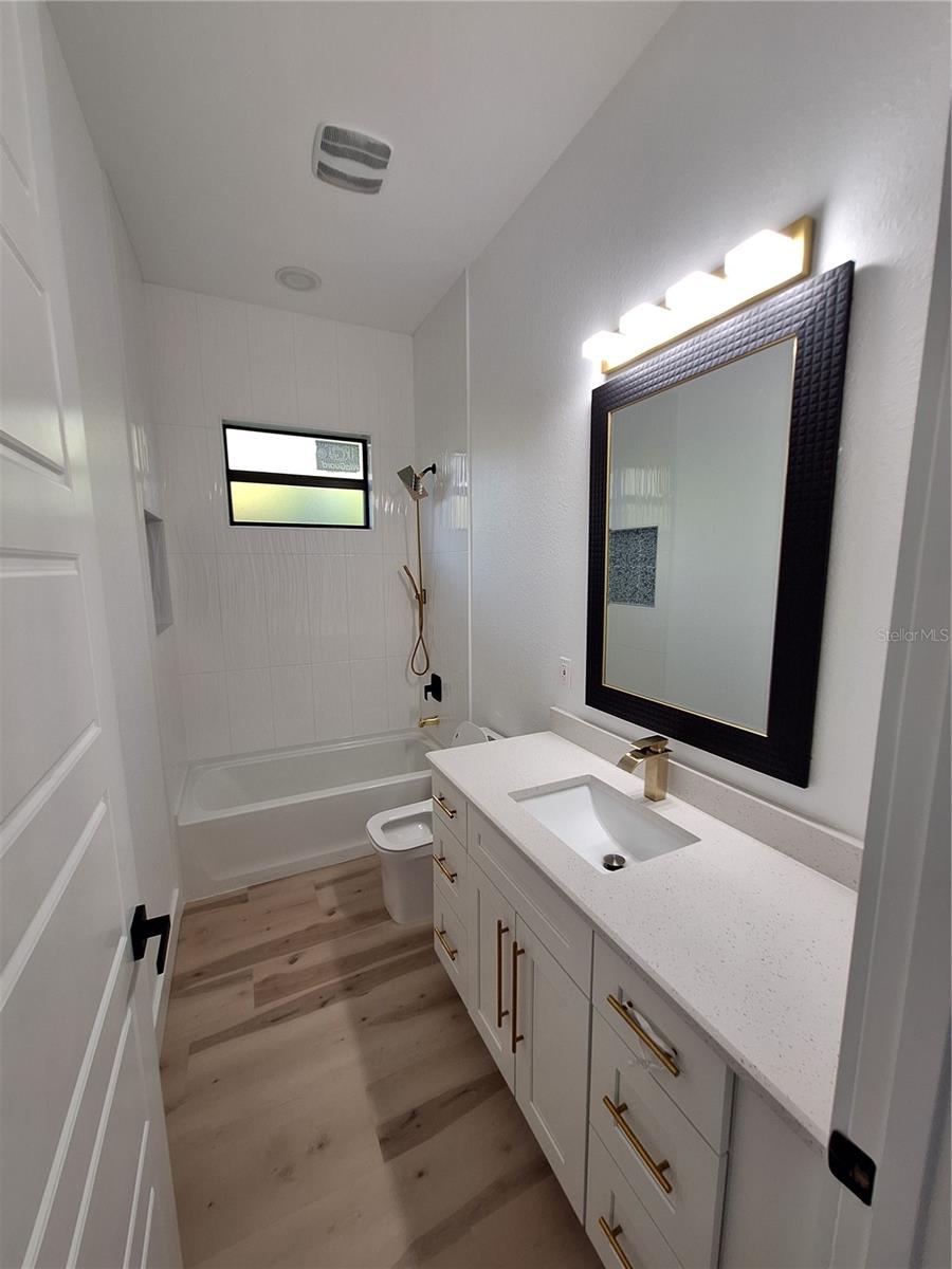 Image 23 of 30 For 289 Albatross Road