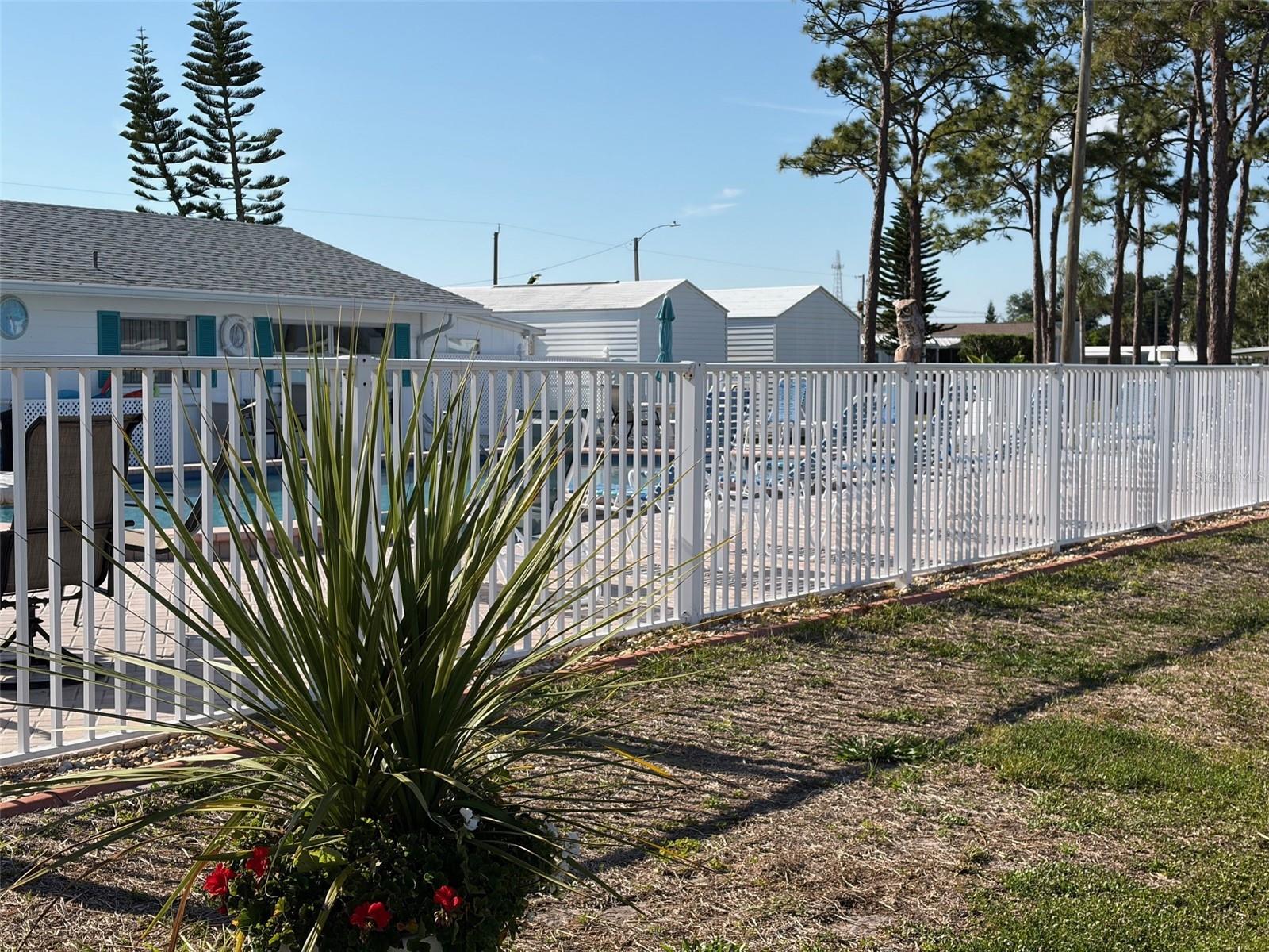 Image 14 of 29 For 218 Outer Drive W