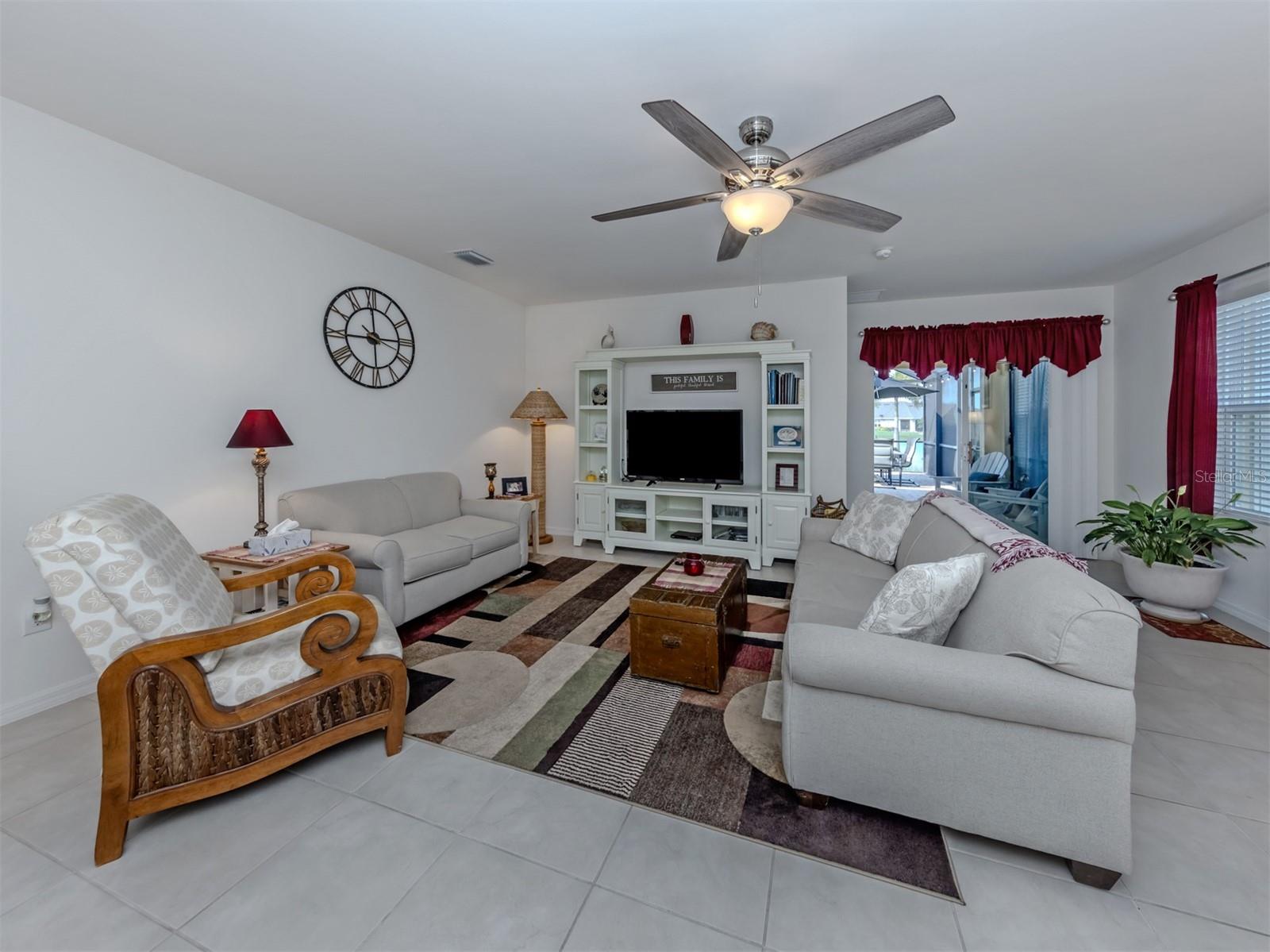 Image 11 of 70 For 7045 Waterford Parkway