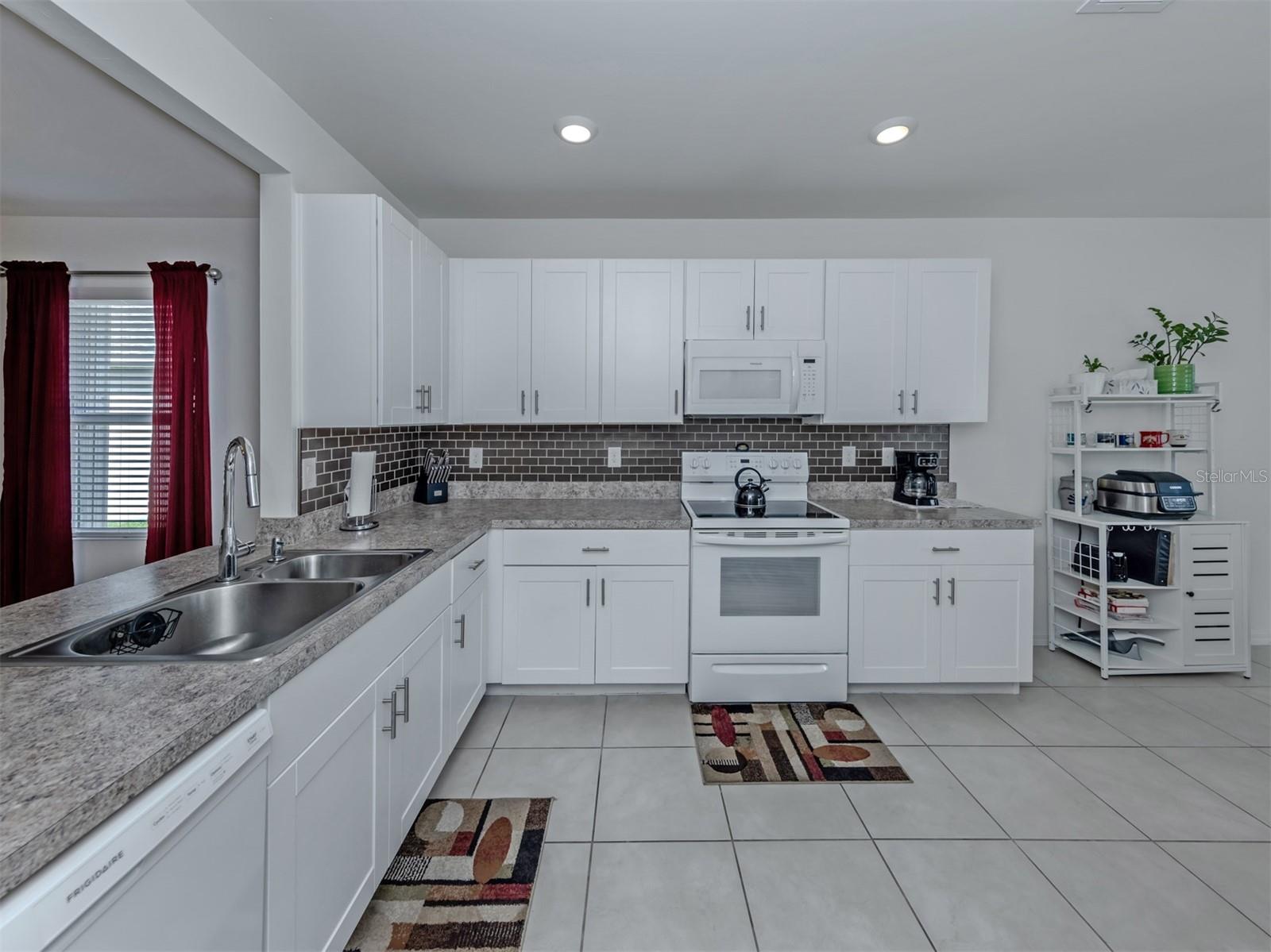 Image 17 of 70 For 7045 Waterford Parkway