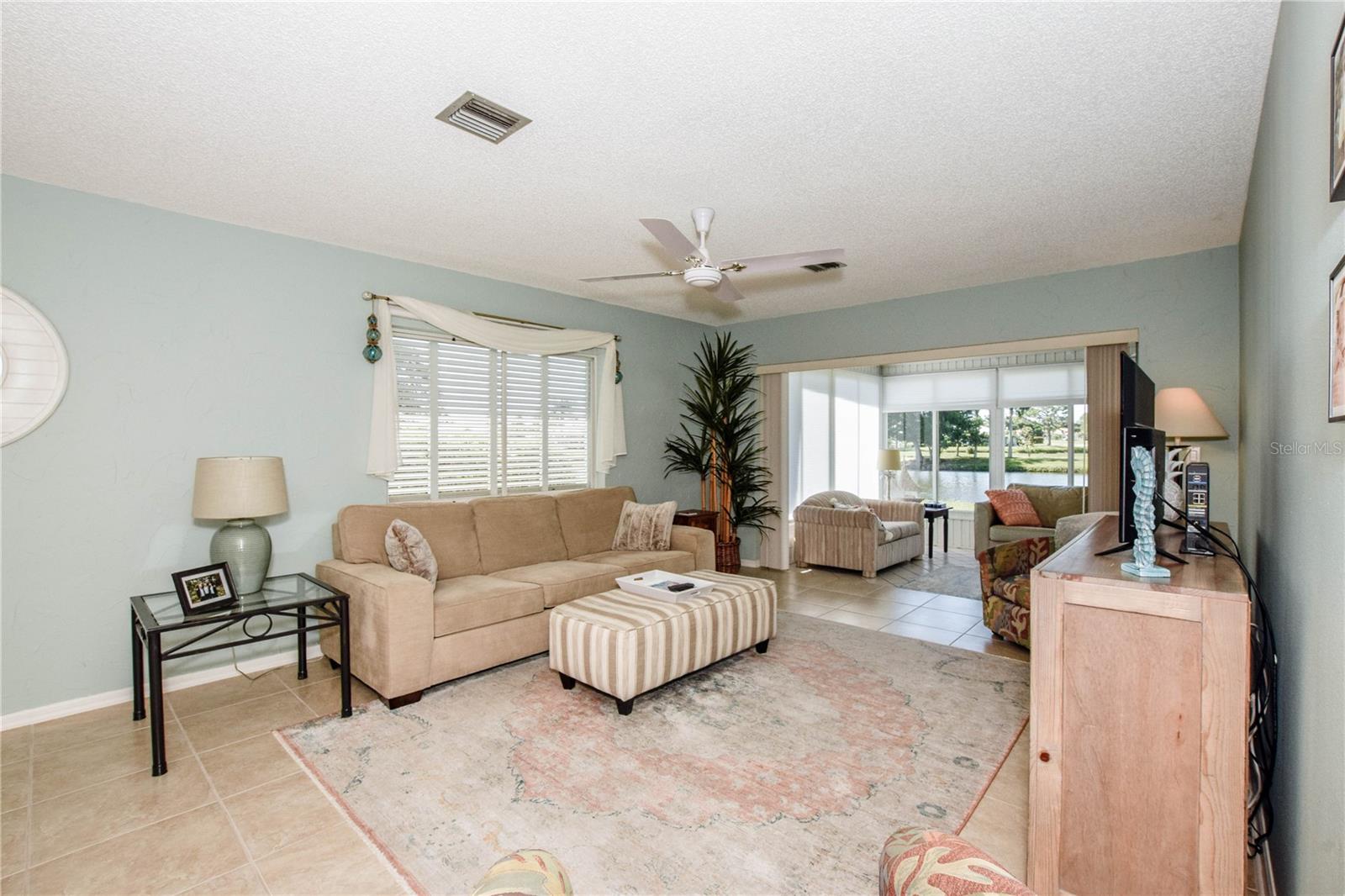 Image 13 of 61 For 418 Wexford Circle 125