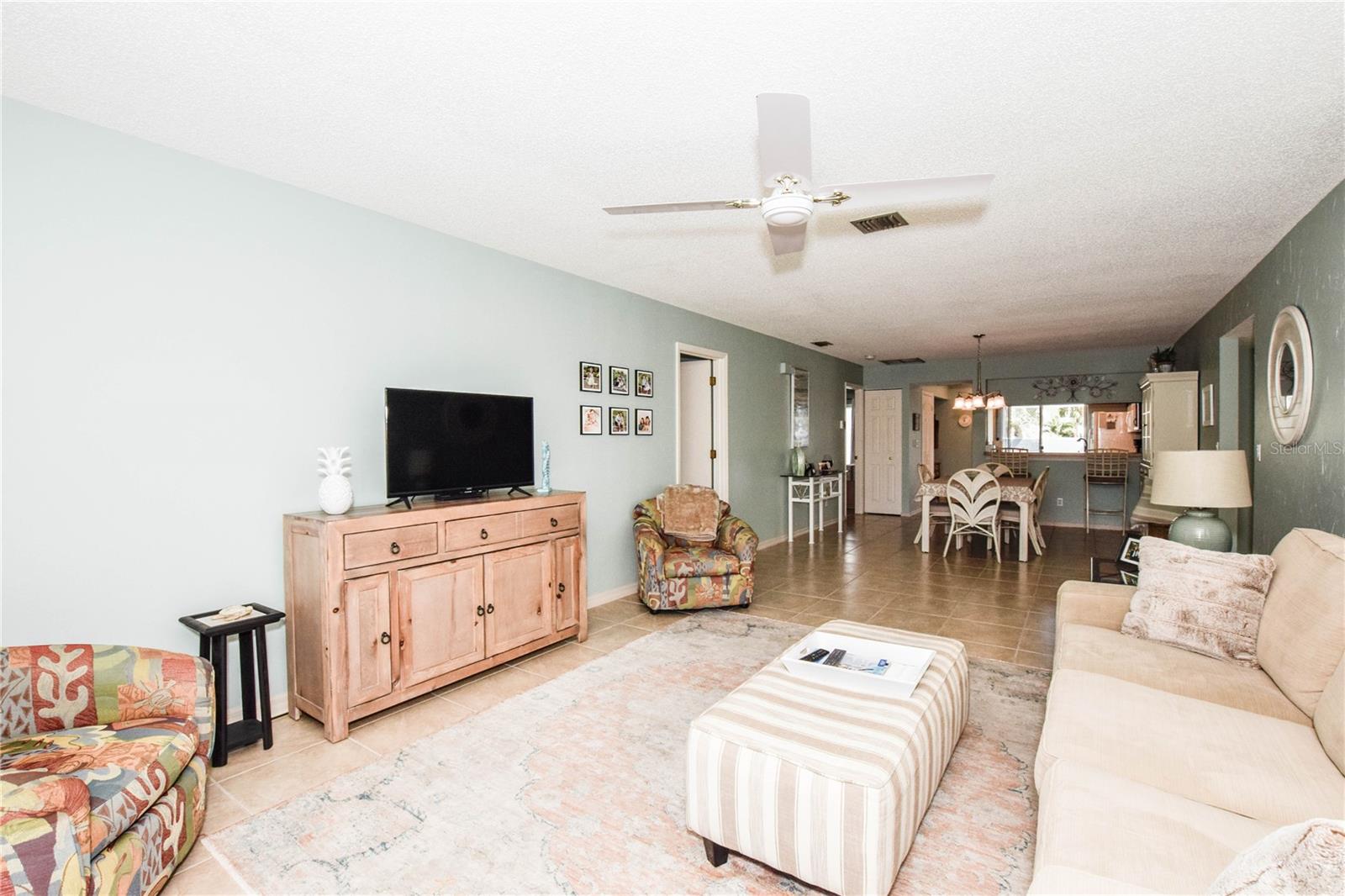 Image 14 of 61 For 418 Wexford Circle 125