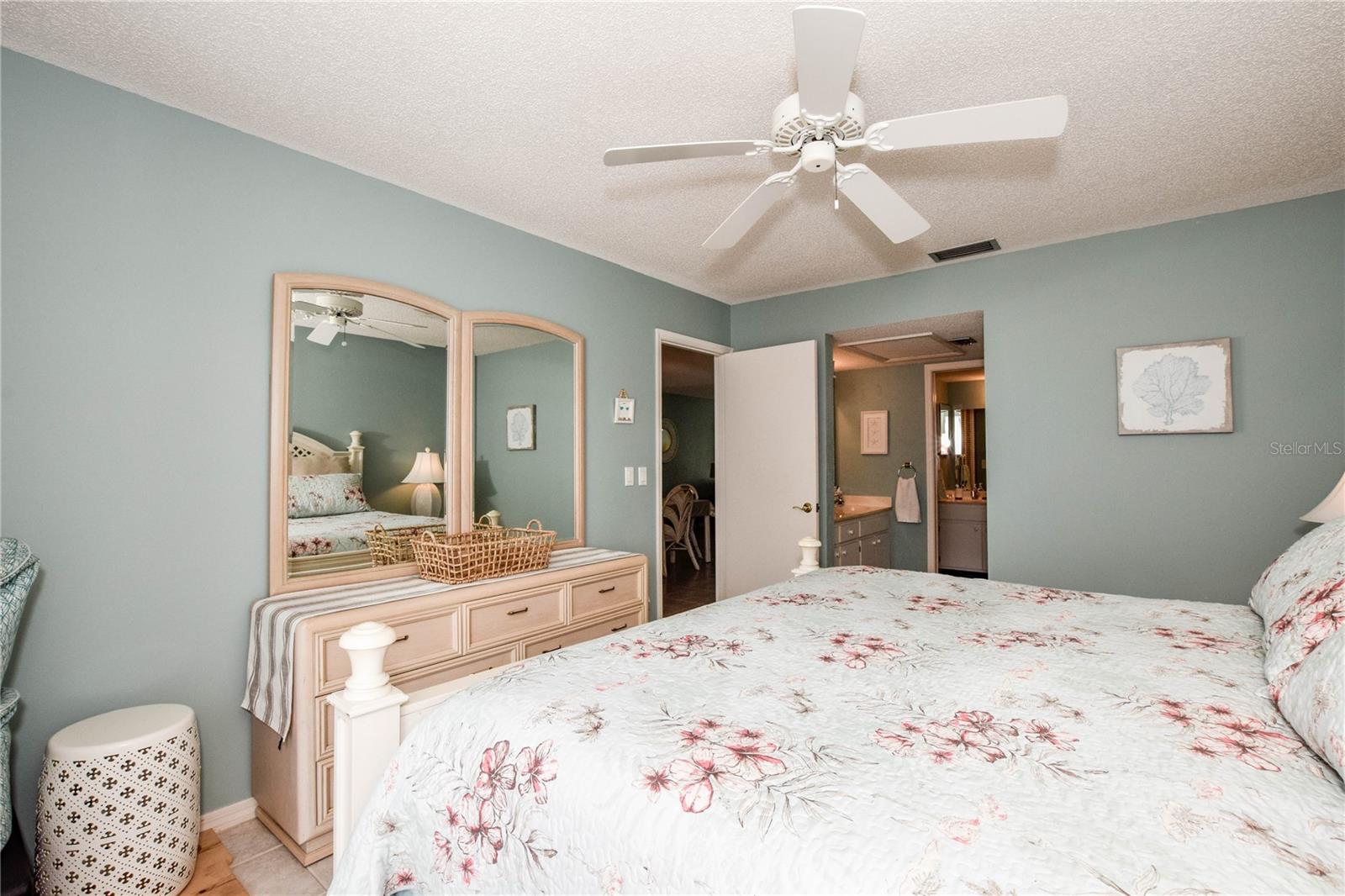 Image 19 of 61 For 418 Wexford Circle 125