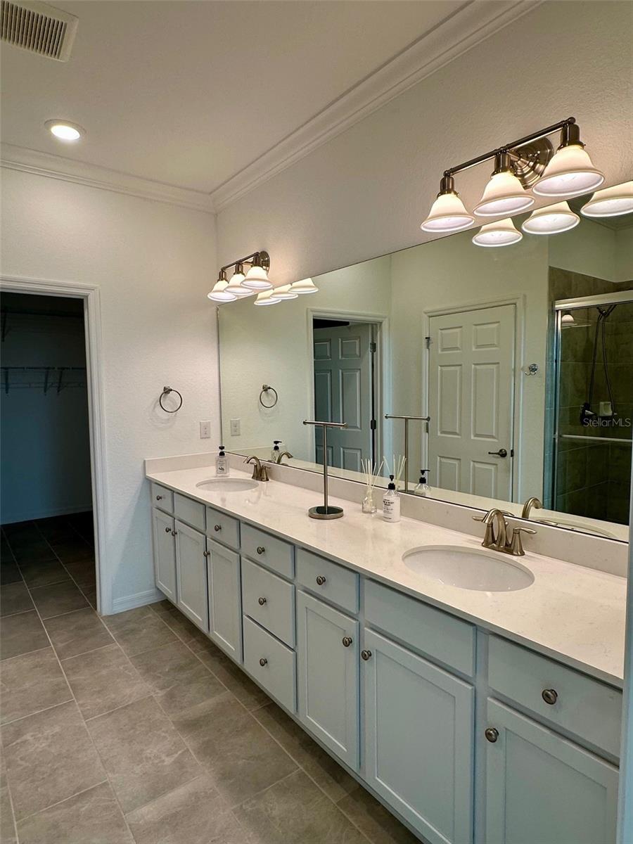 Image 12 of 30 For 10027 Crooked Creek Drive 201