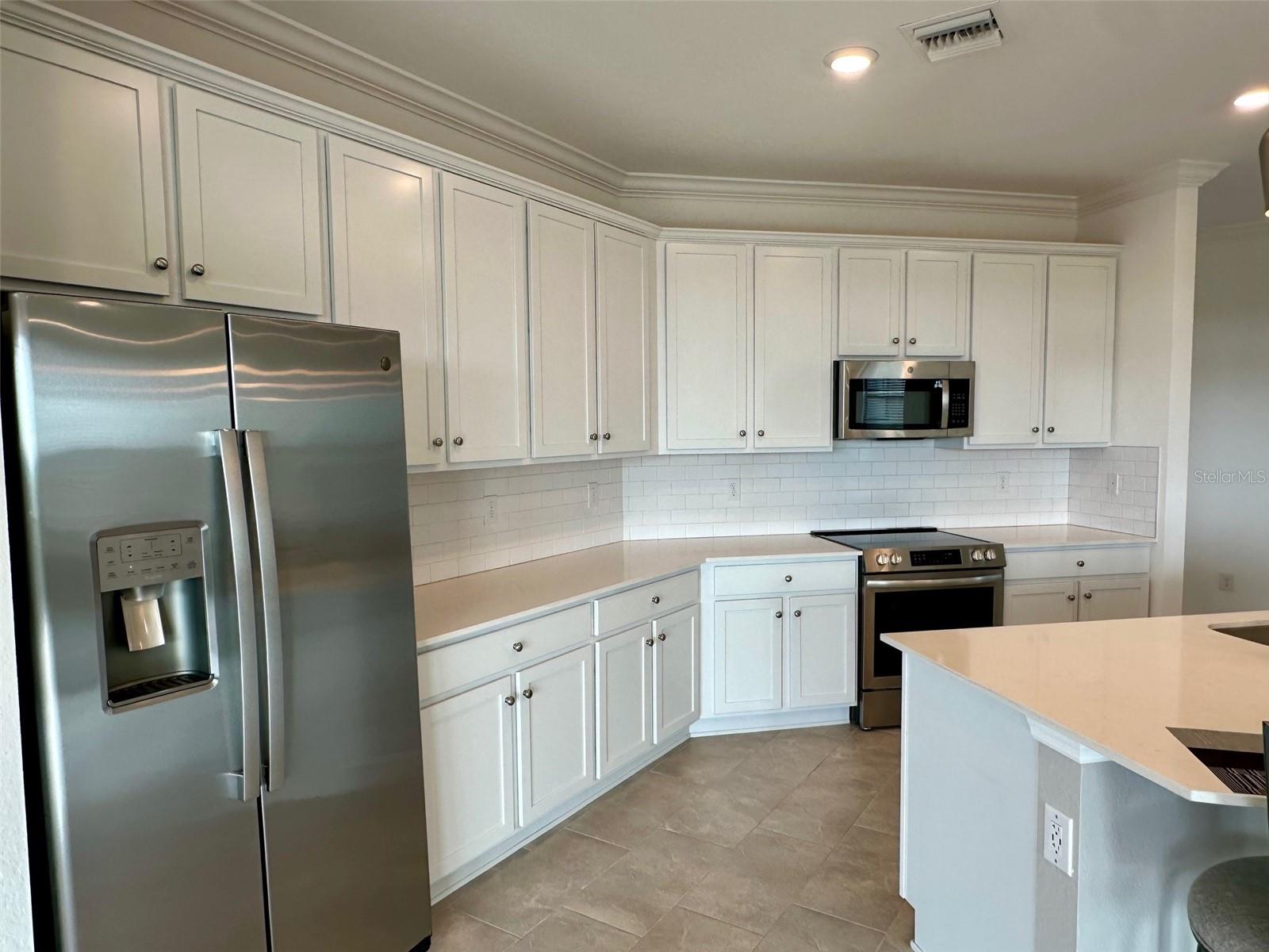 Image 4 of 30 For 10027 Crooked Creek Drive 201