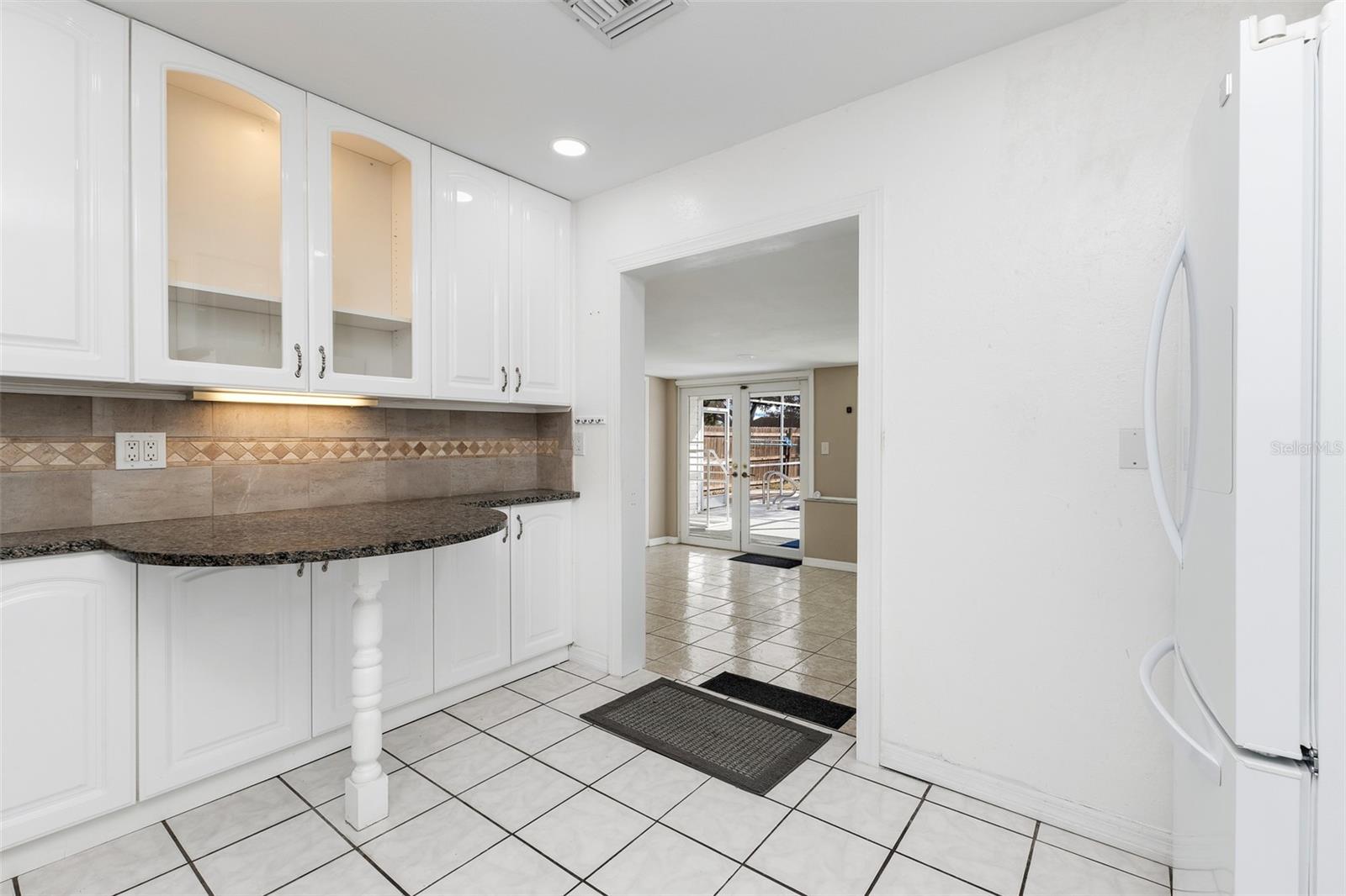 Image 17 of 32 For 2209 Woodmere Road