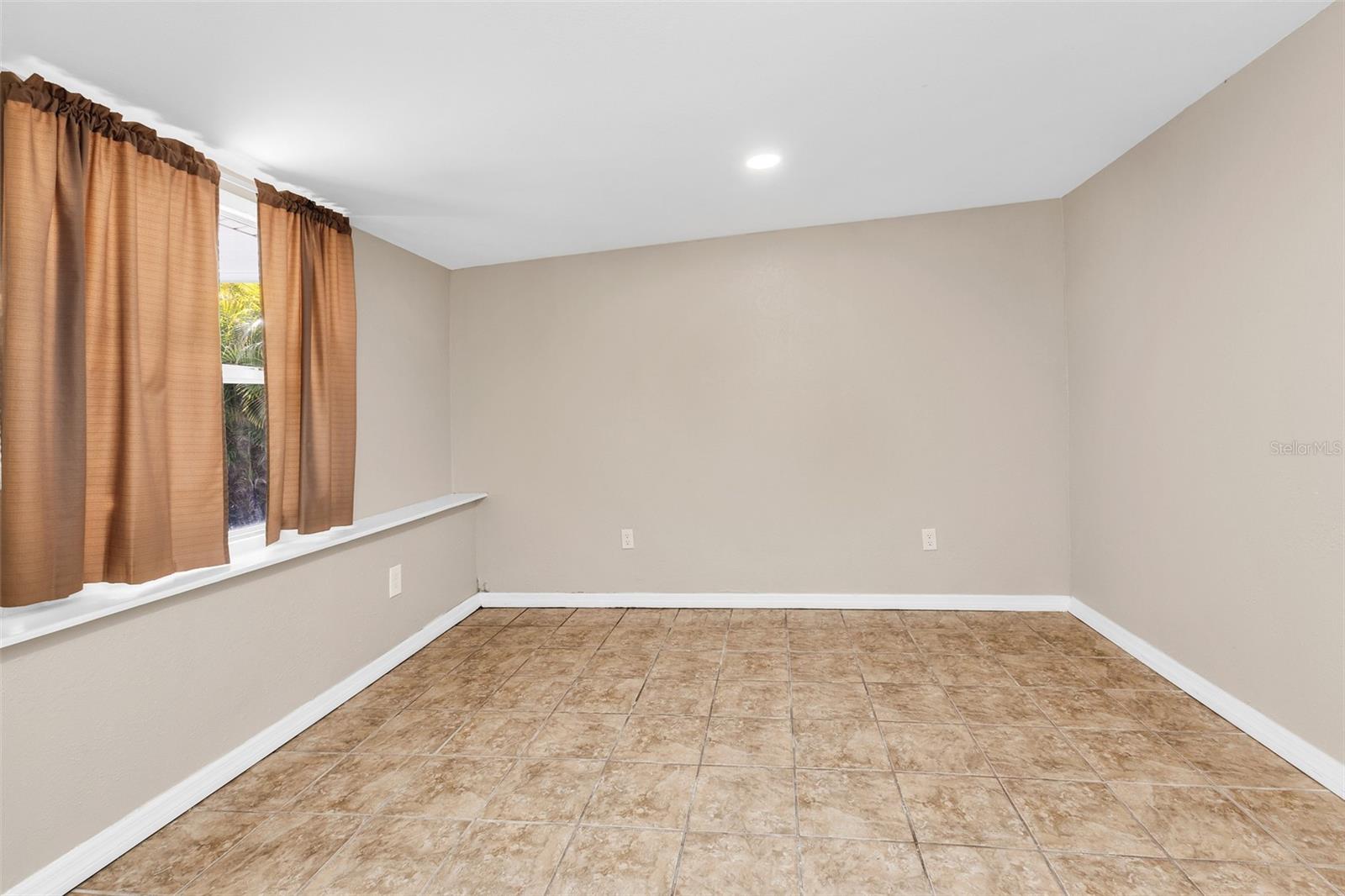 Image 19 of 32 For 2209 Woodmere Road