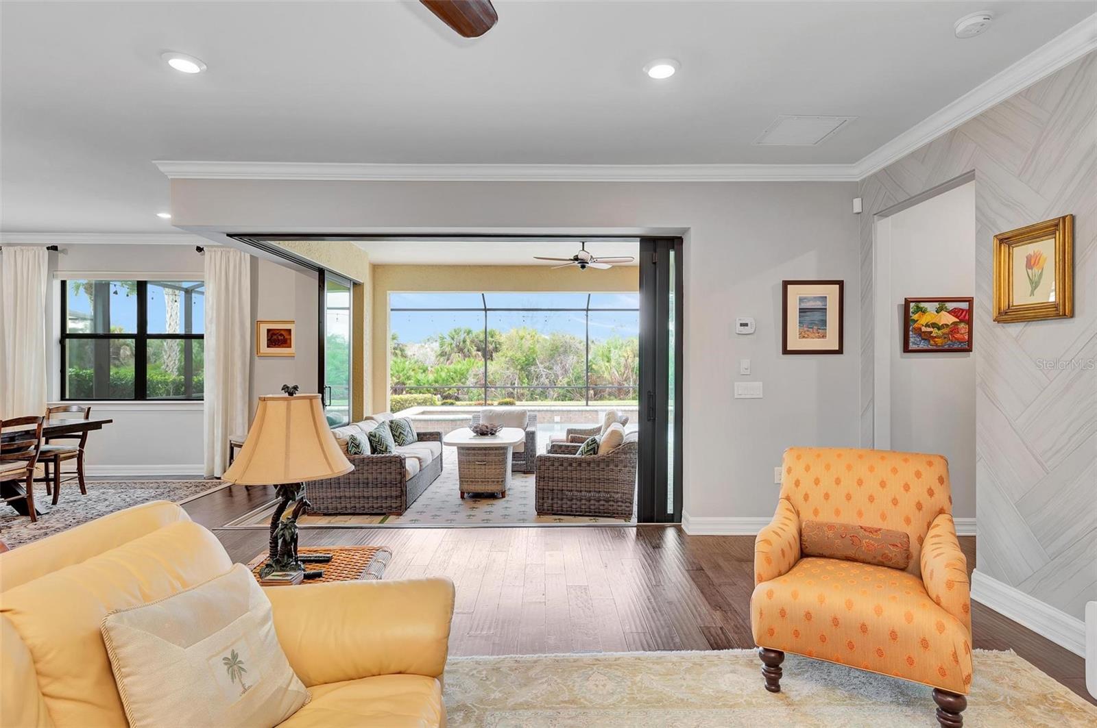 Listing photo id 13 for 13631 Salinas Street