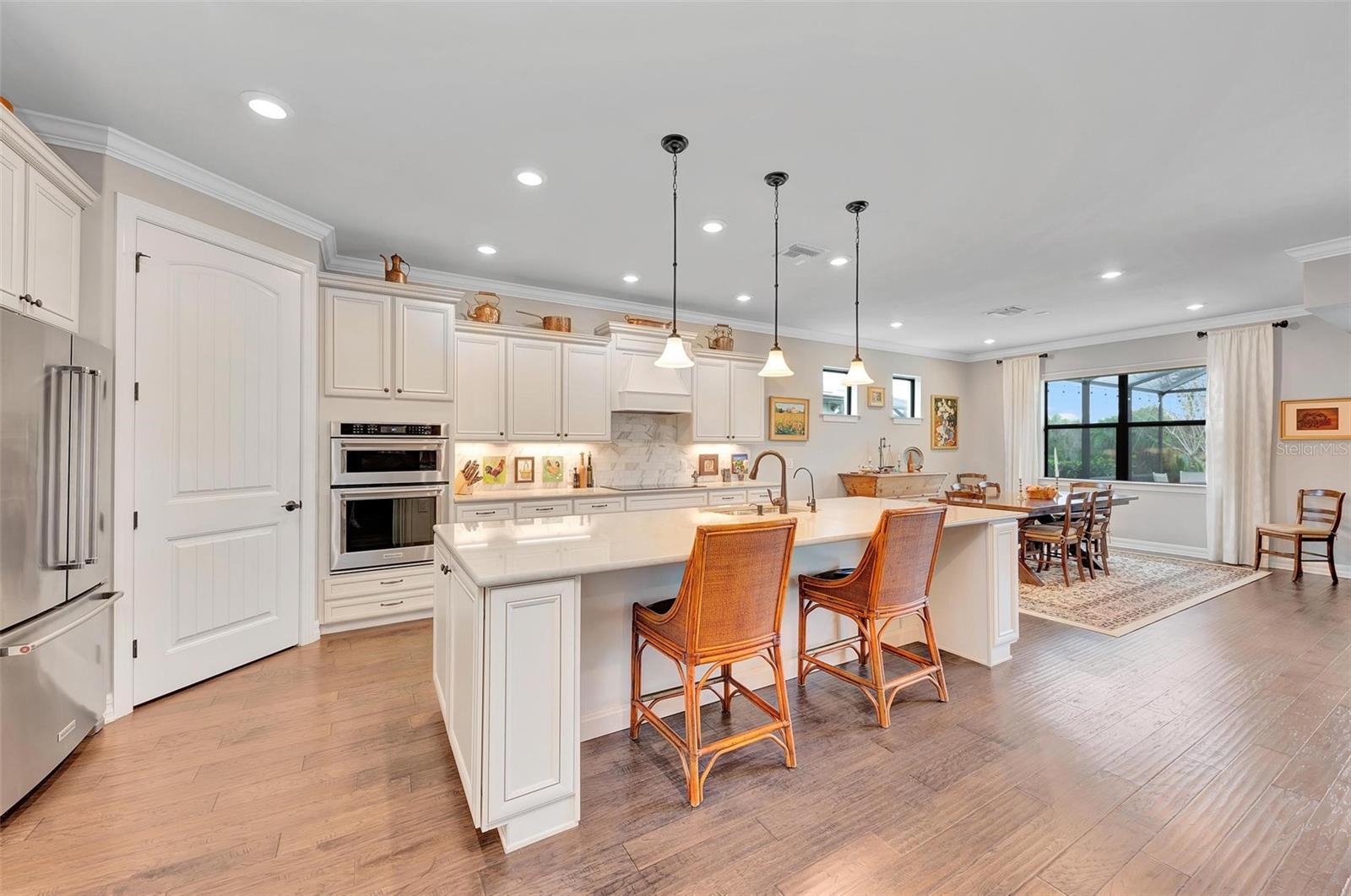 Listing photo id 14 for 13631 Salinas Street