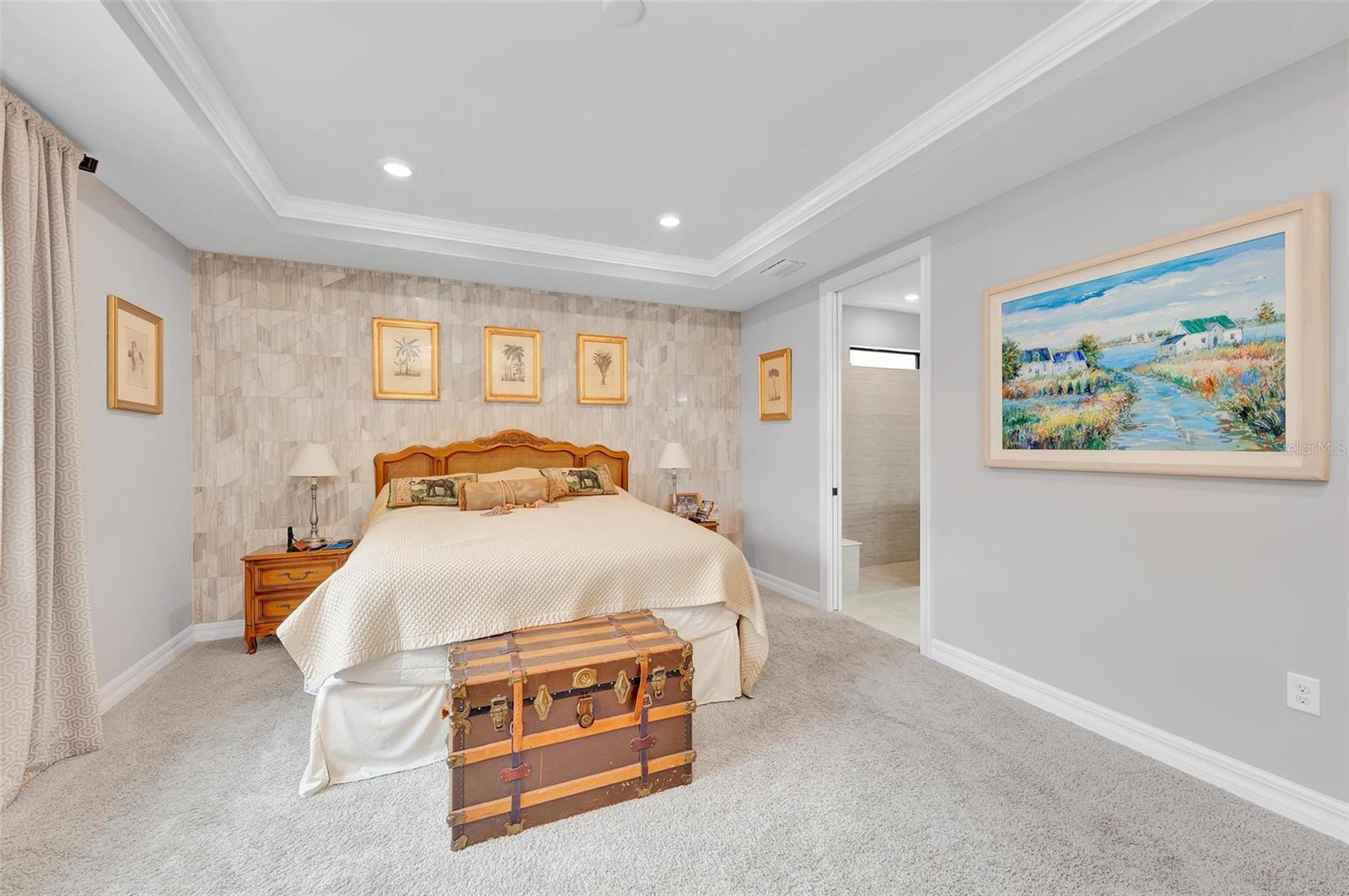 Listing photo id 21 for 13631 Salinas Street