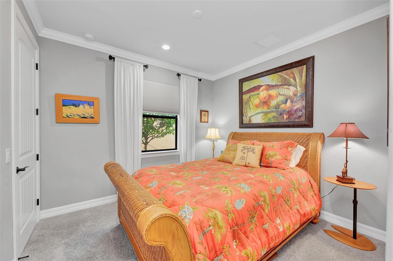 Listing photo id 29 for 13631 Salinas Street