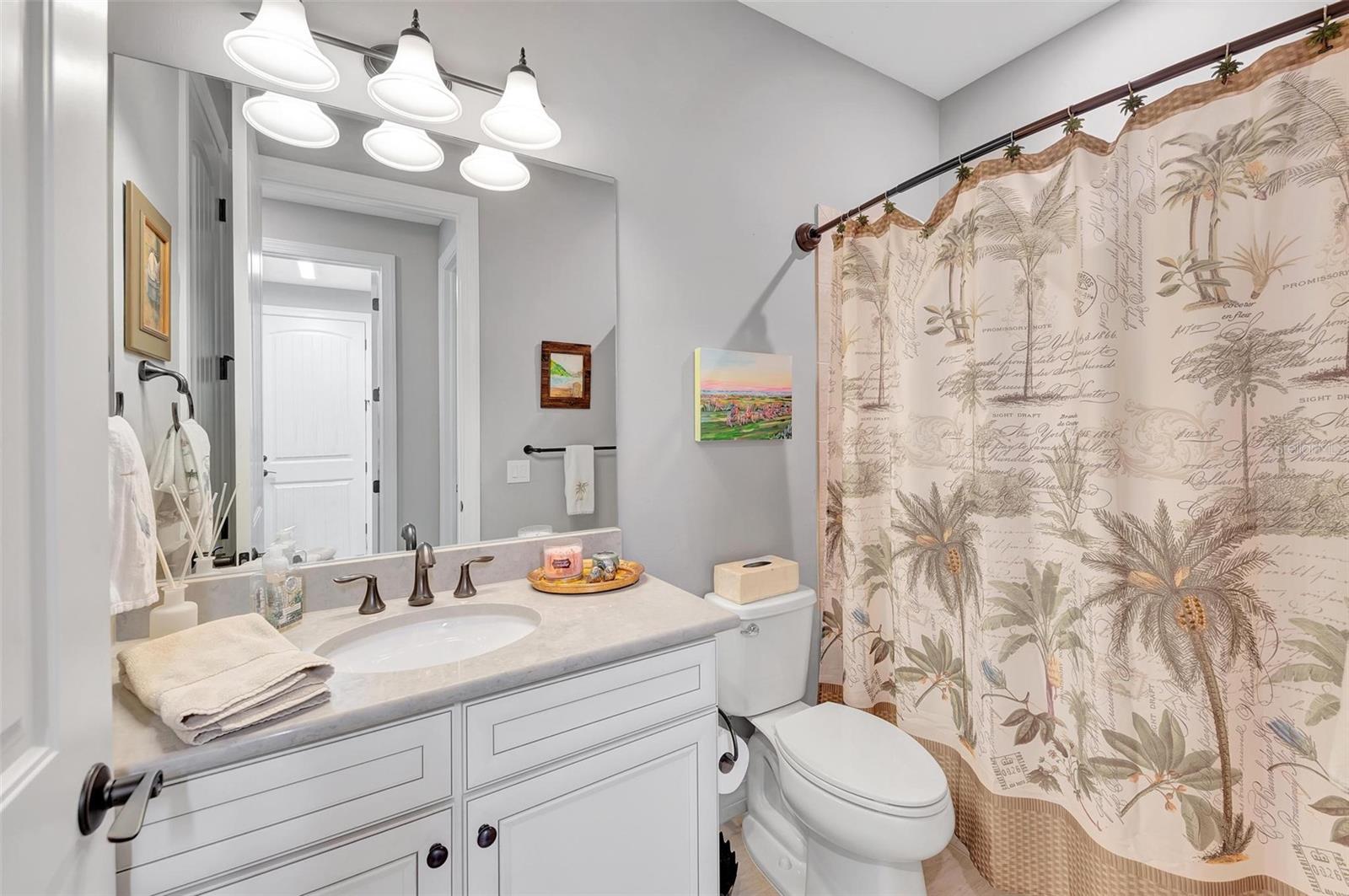Listing photo id 31 for 13631 Salinas Street