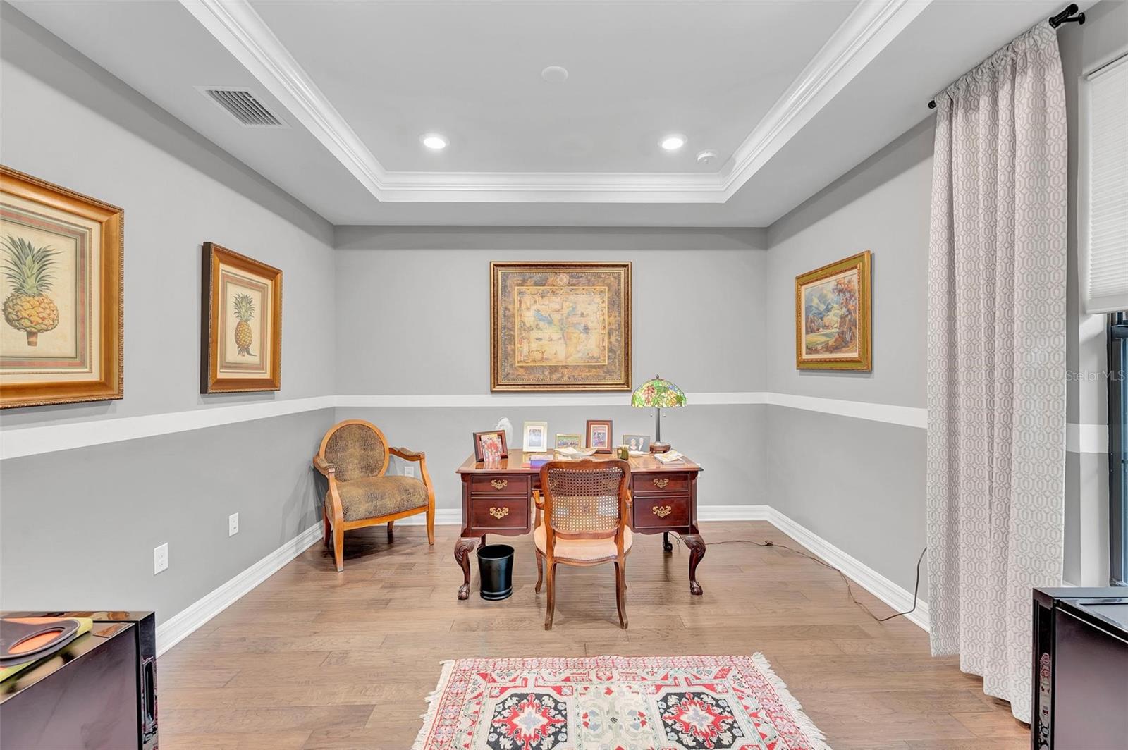 Listing photo id 36 for 13631 Salinas Street