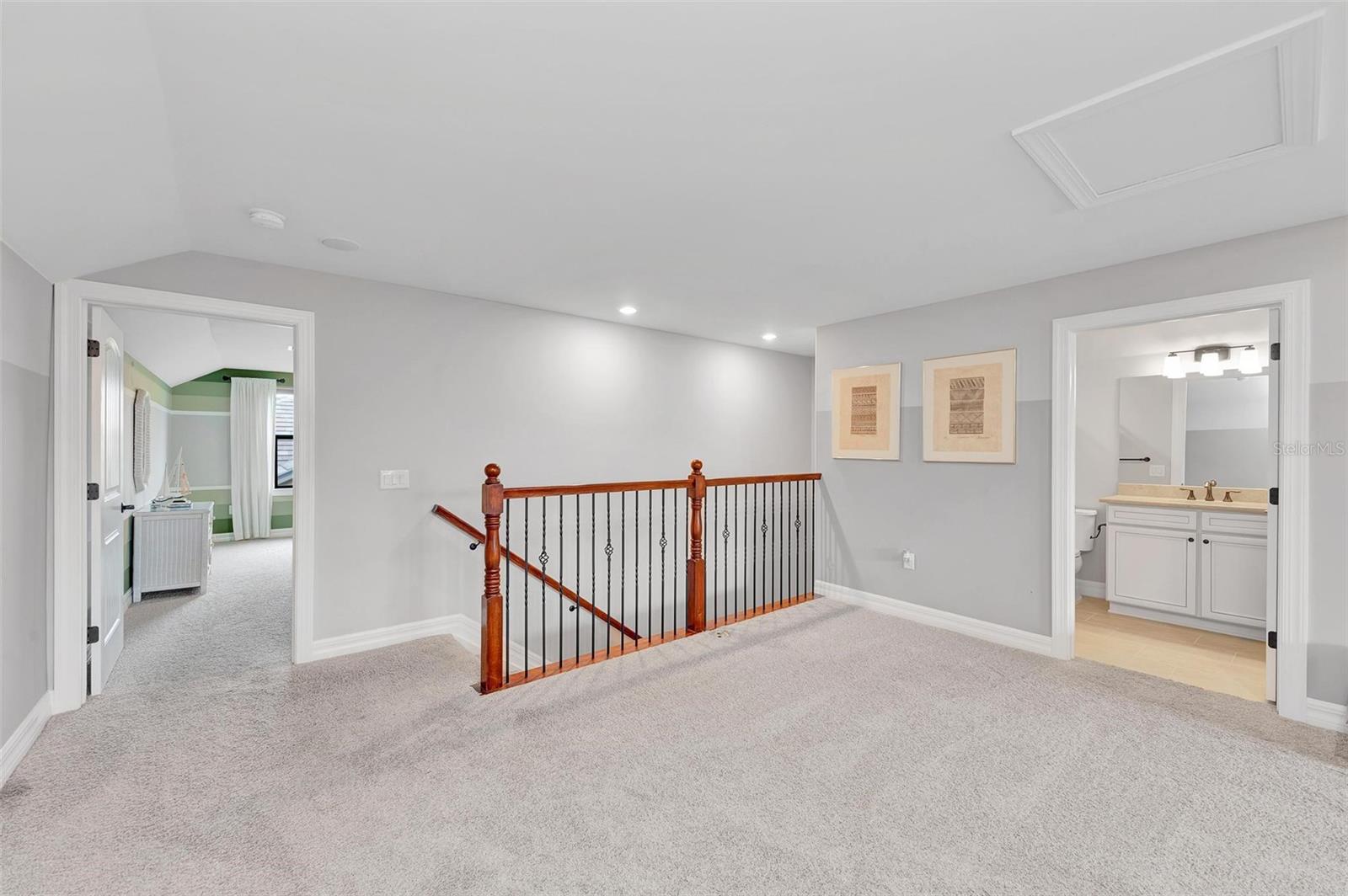 Listing photo id 43 for 13631 Salinas Street