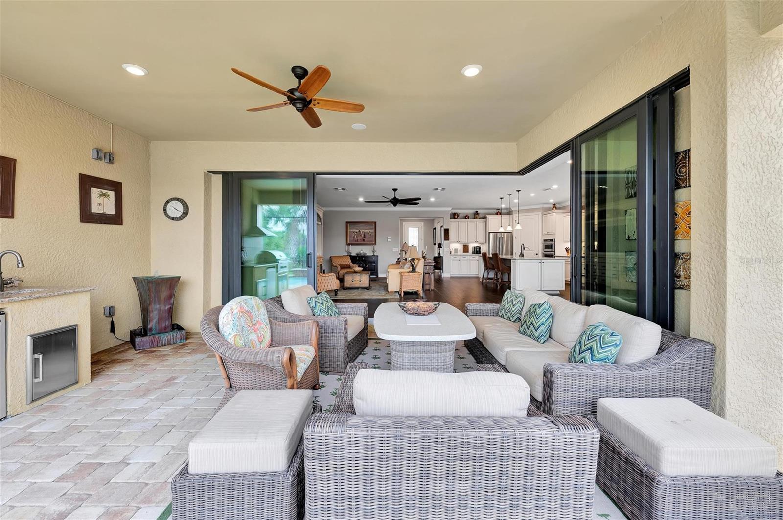Listing photo id 50 for 13631 Salinas Street