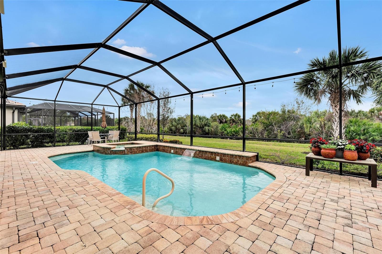 Listing photo id 52 for 13631 Salinas Street