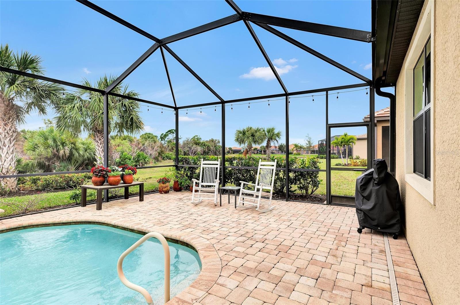 Listing photo id 53 for 13631 Salinas Street