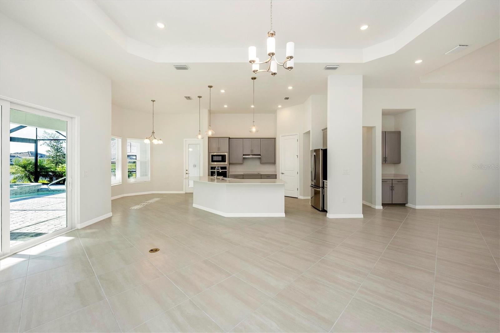 Image 14 of 87 For 12655 Wellen Golf Street