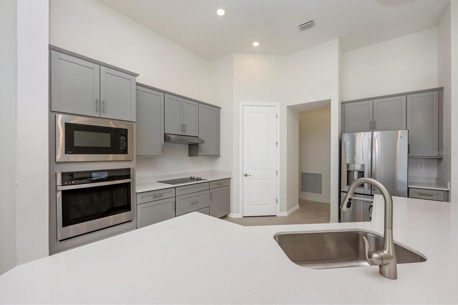 Image 18 of 87 For 12655 Wellen Golf Street
