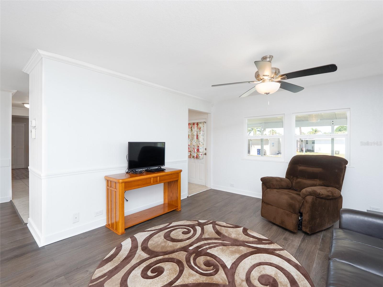 Image 10 of 60 For 610 Delphinium Drive
