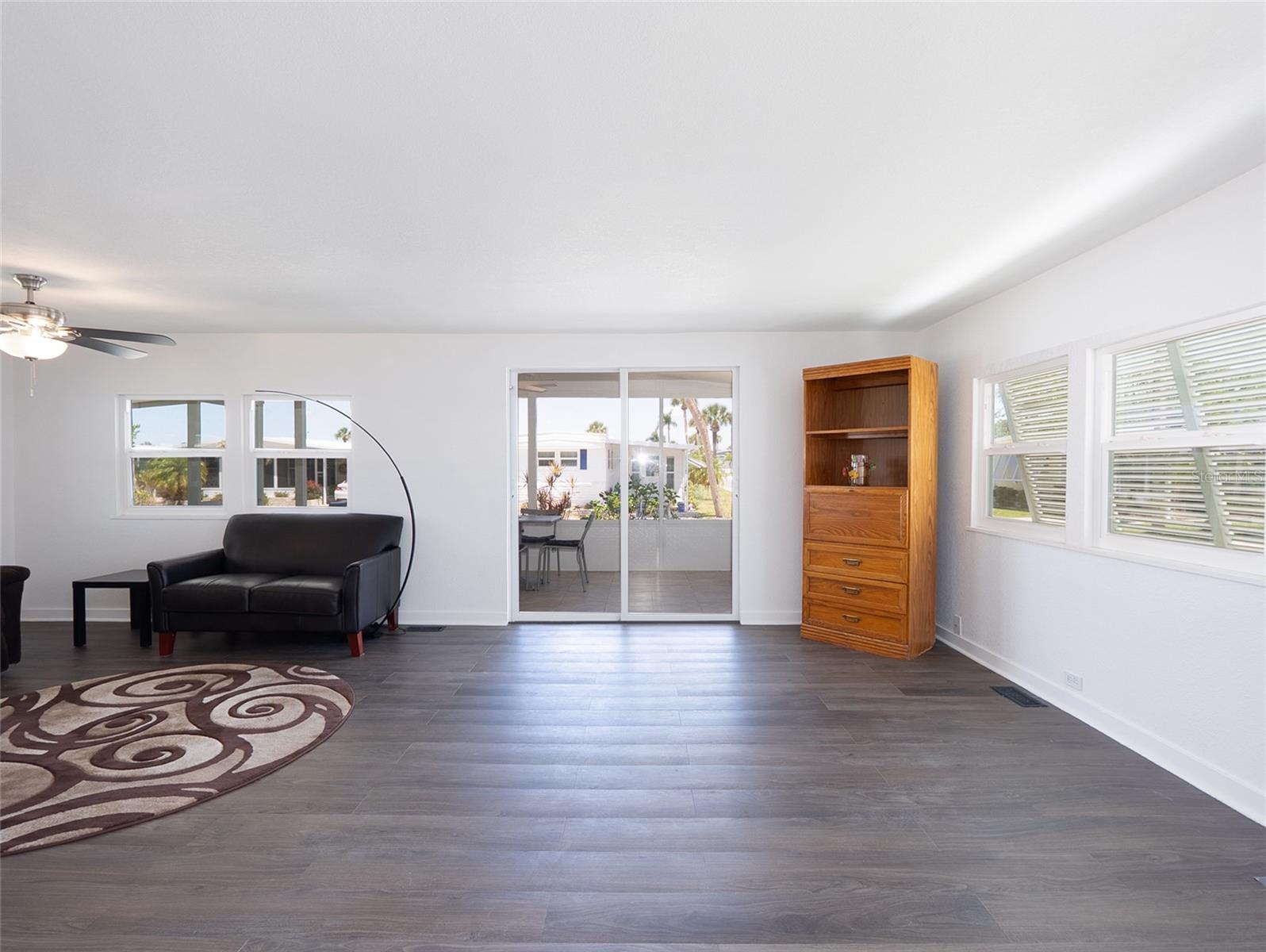 Image 13 of 60 For 610 Delphinium Drive
