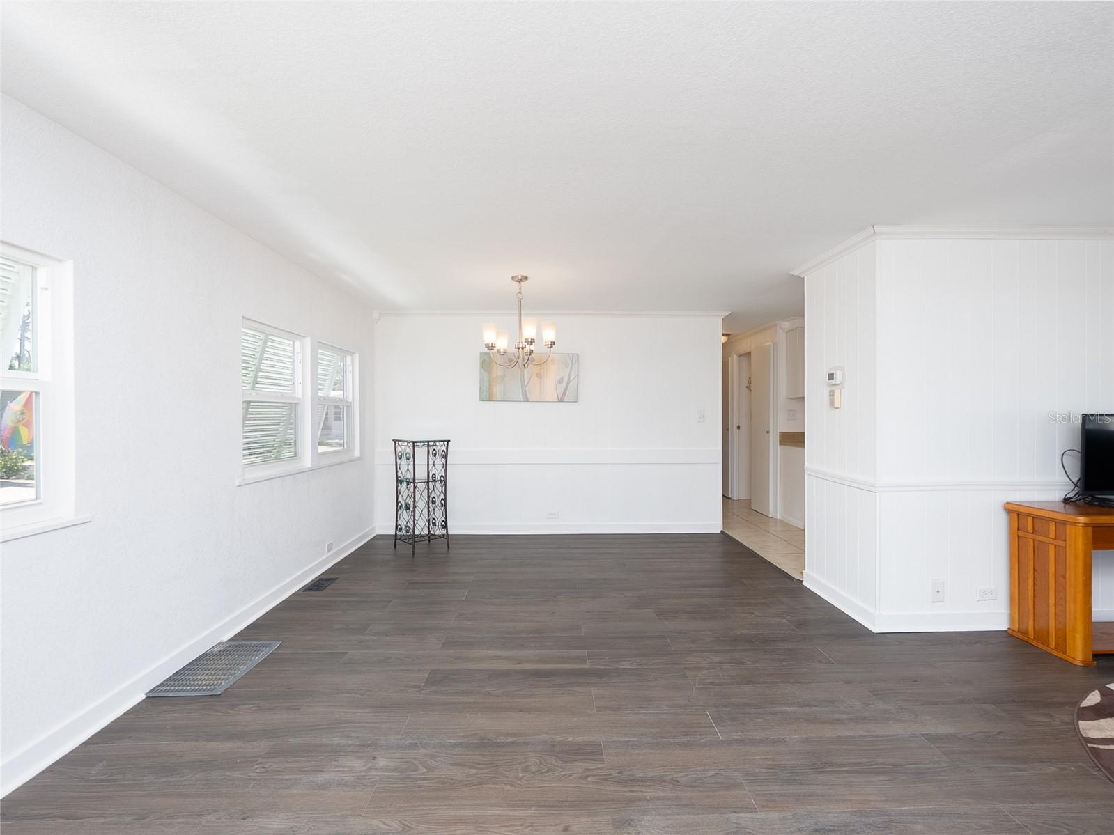 Image 14 of 60 For 610 Delphinium Drive