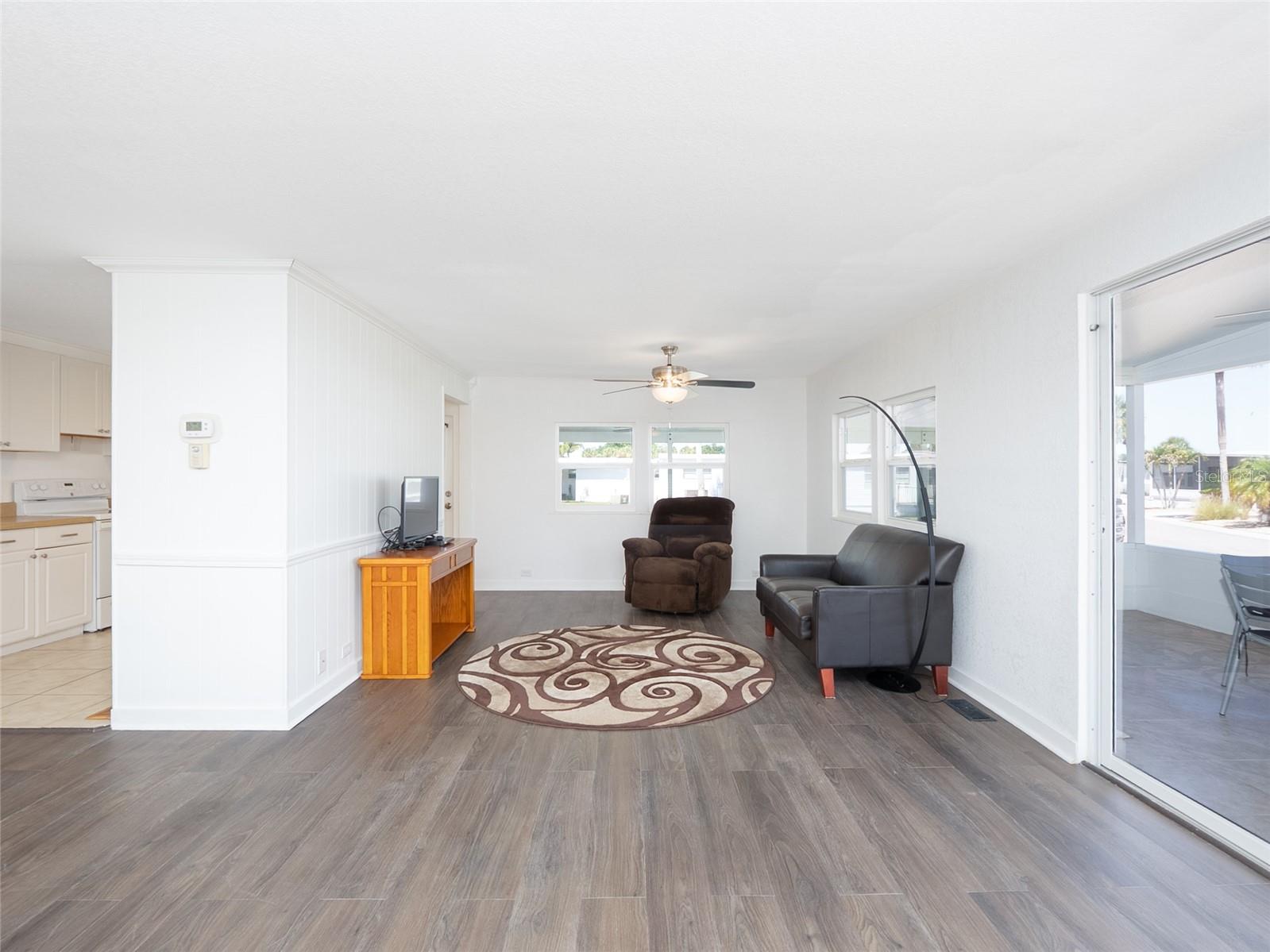 Image 18 of 60 For 610 Delphinium Drive