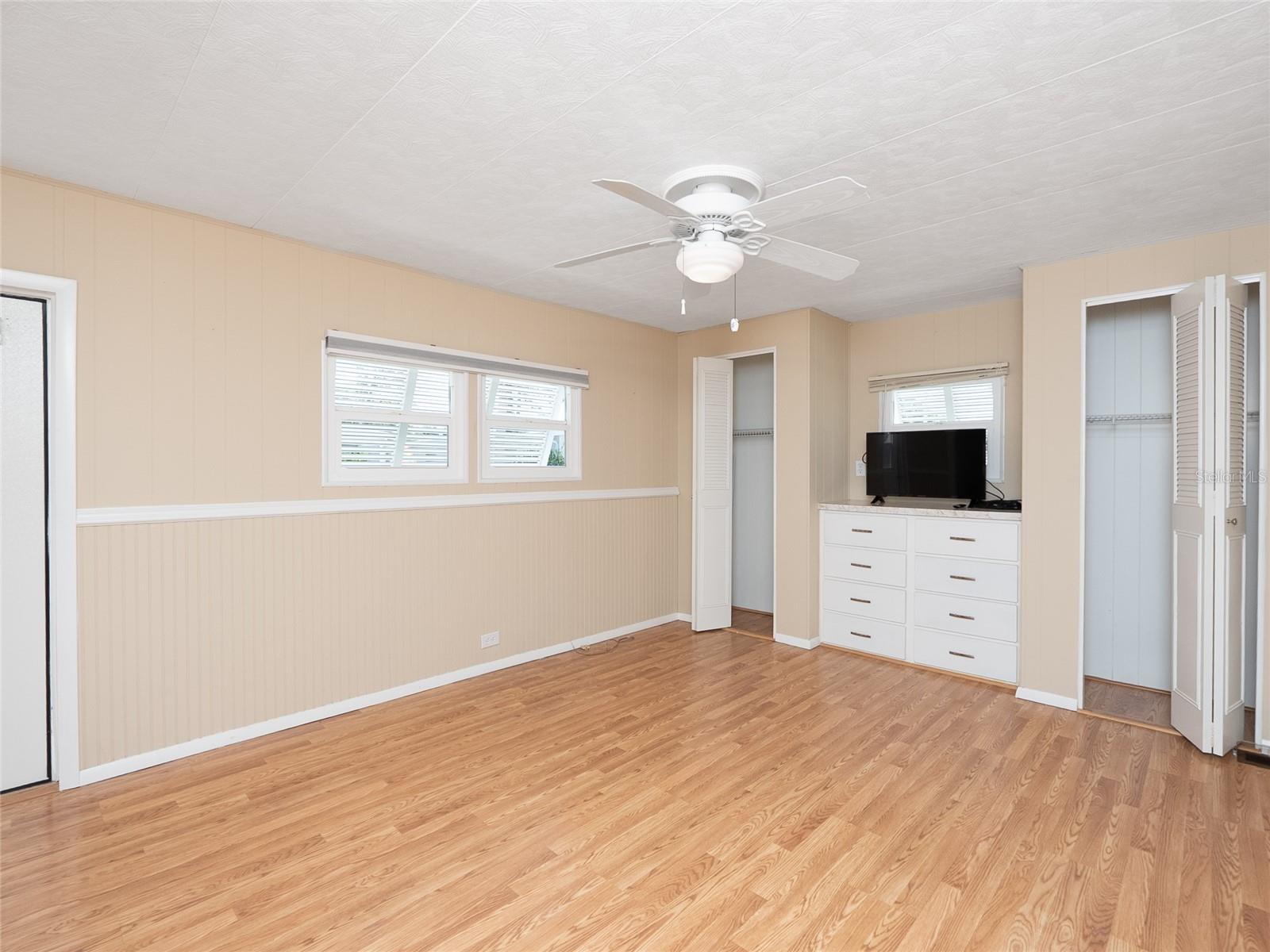 Image 22 of 60 For 610 Delphinium Drive